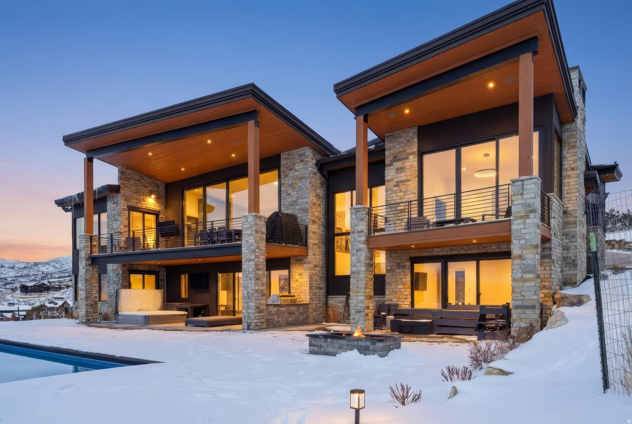 1125 N EXPLORER PEAK DR