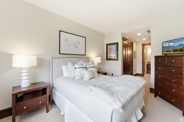 8880 EMPIRE CLUB DR #411