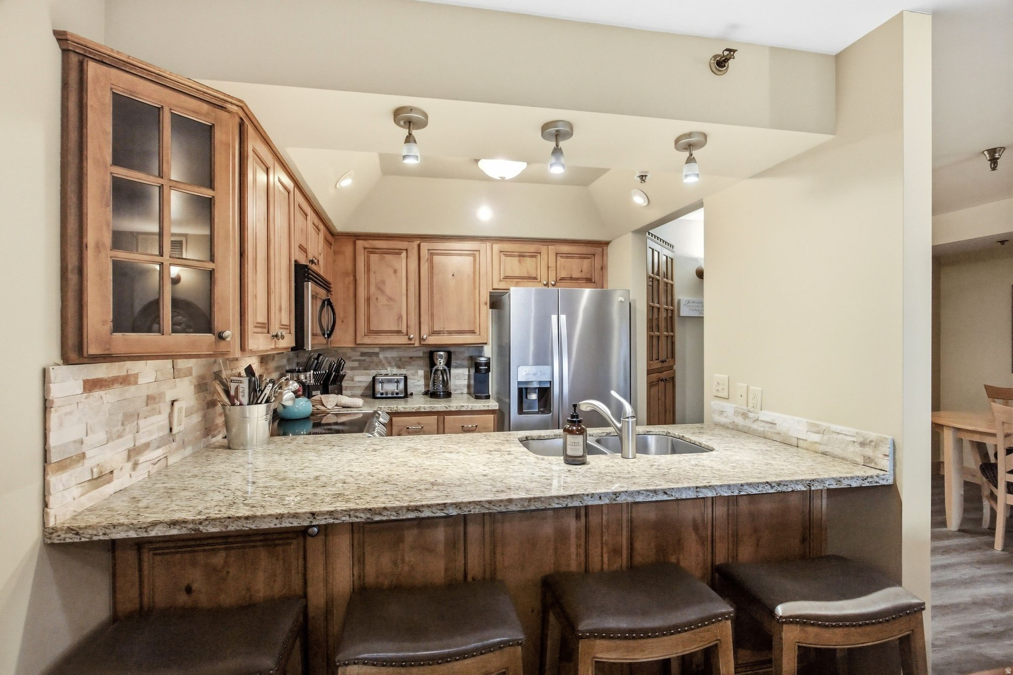 1525 PARK AVE #206