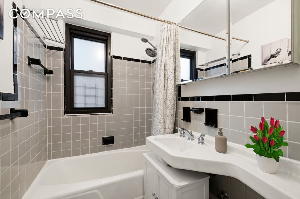120 E 90th Street 8C