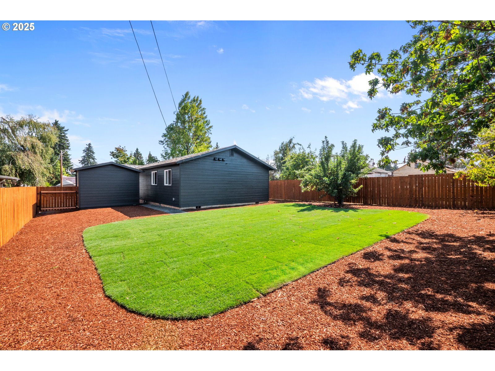 1251 SW OREGON AVE