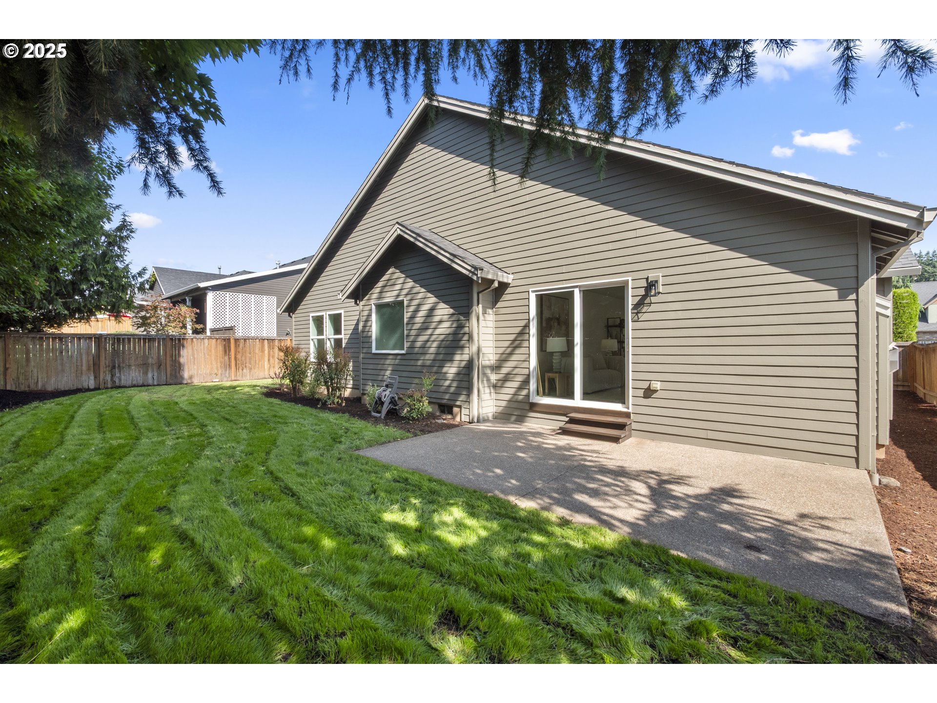 14902 SMITH ROCK AVE NE