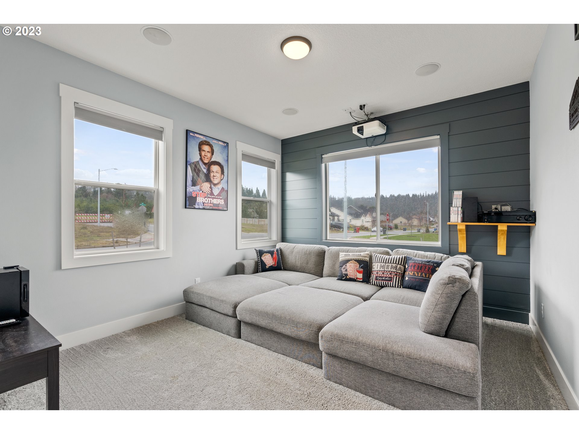 819 RILEY DR