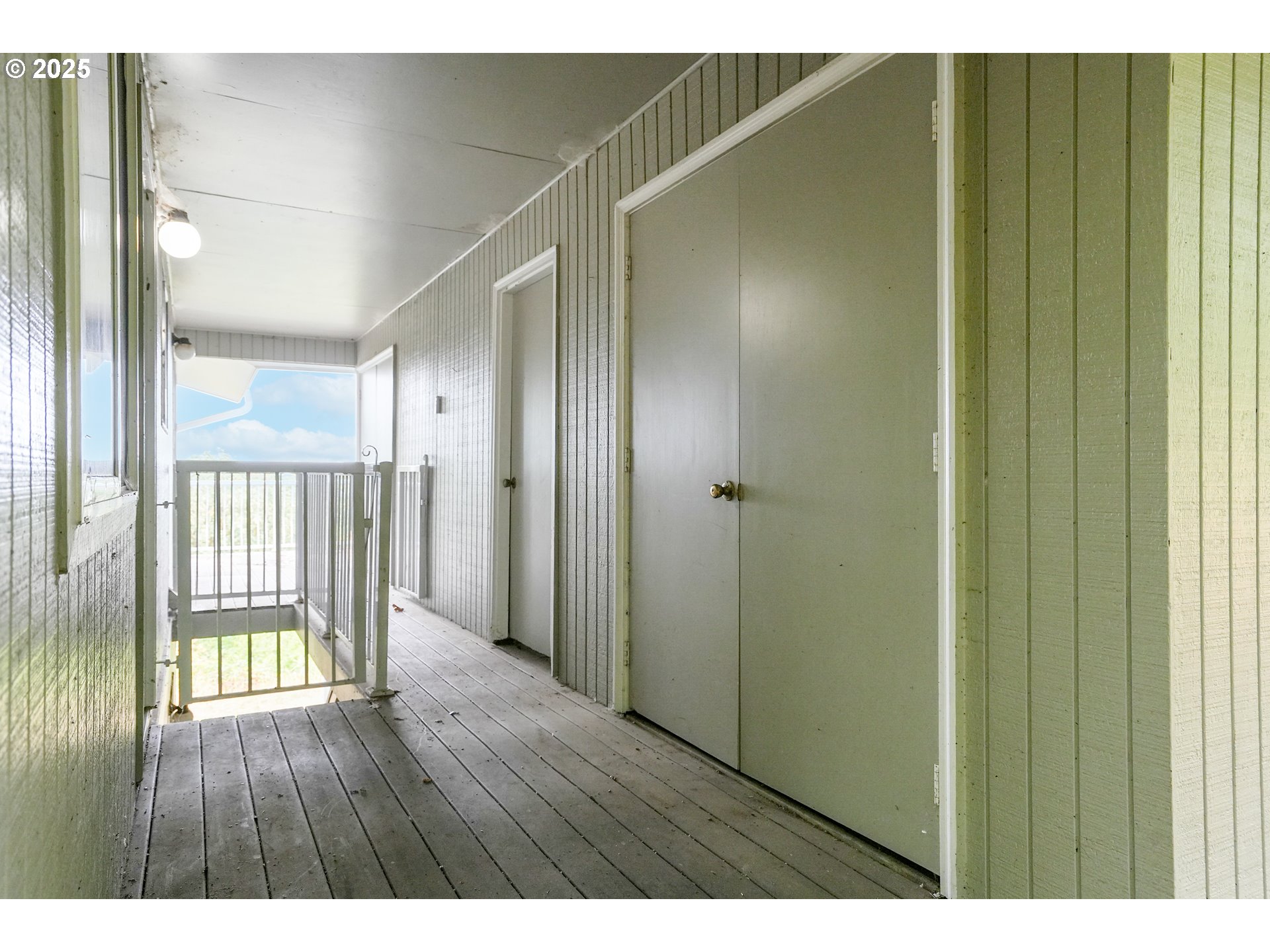 7885 NW RIDGEWOOD DR