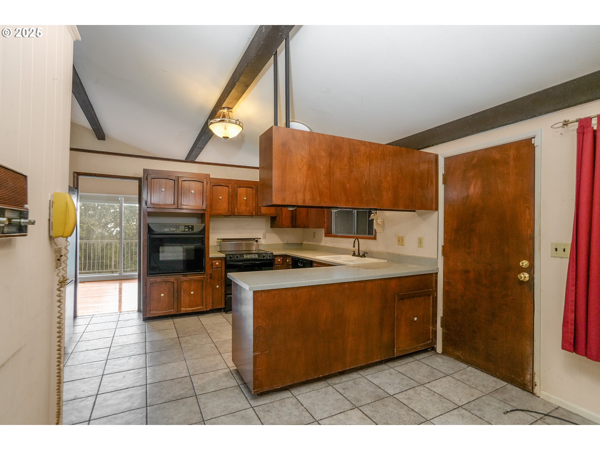 7885 NW RIDGEWOOD DR