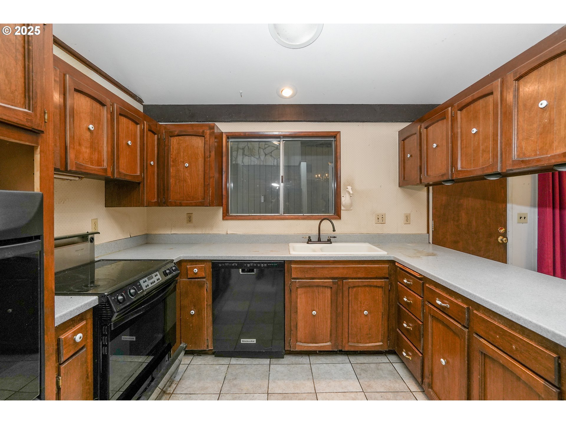 7885 NW RIDGEWOOD DR