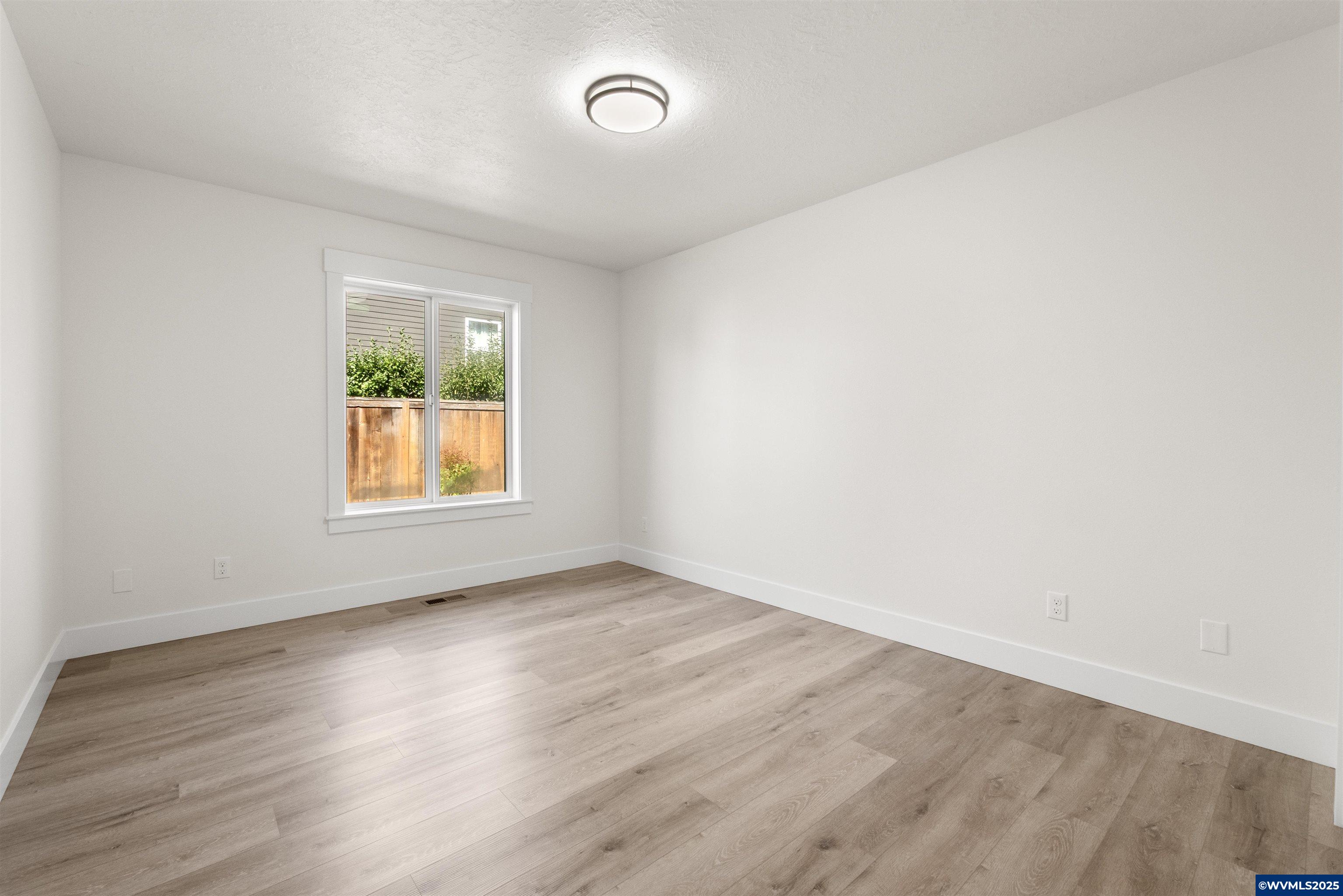 14902 Smith Rock Av