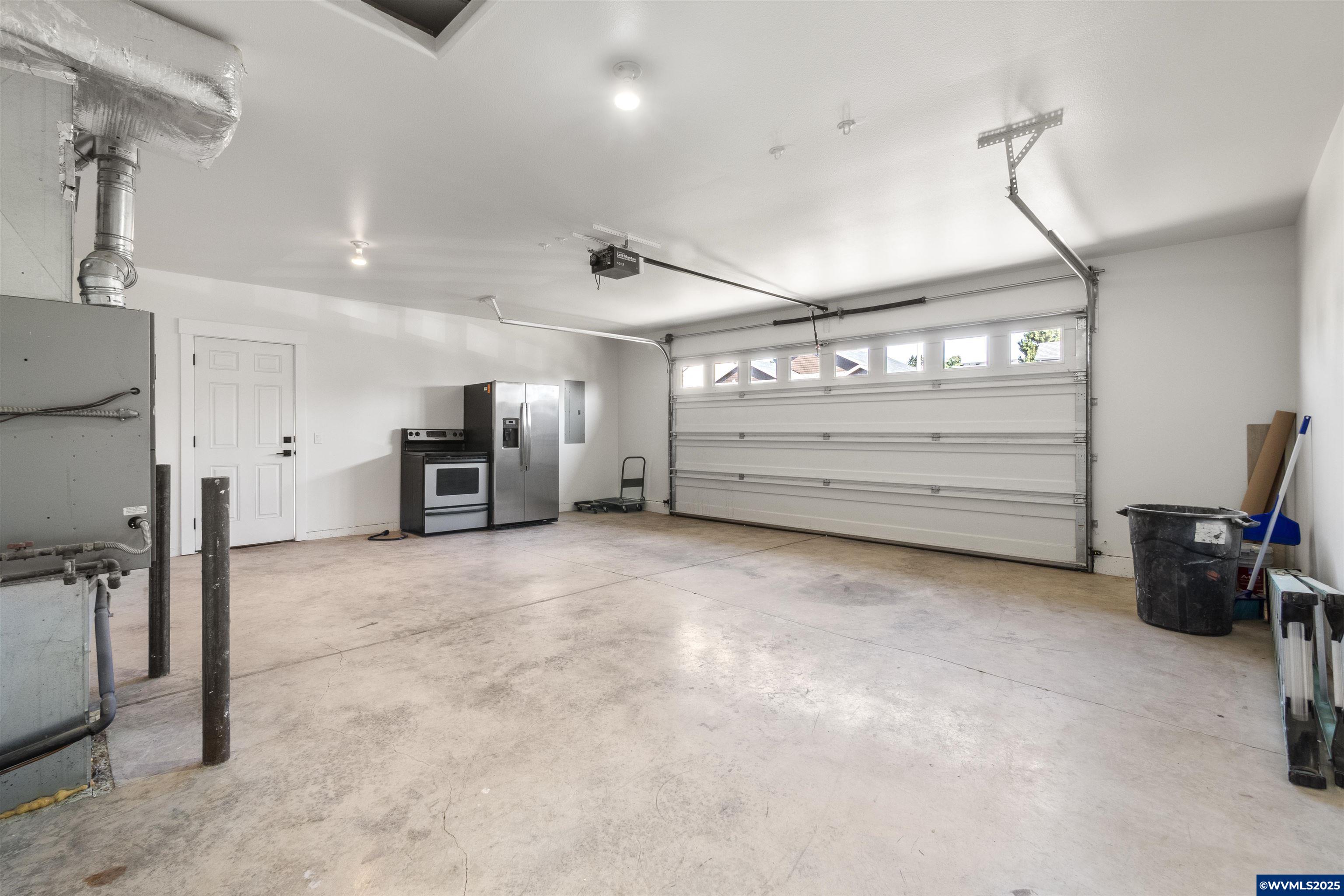 14902 Smith Rock Av