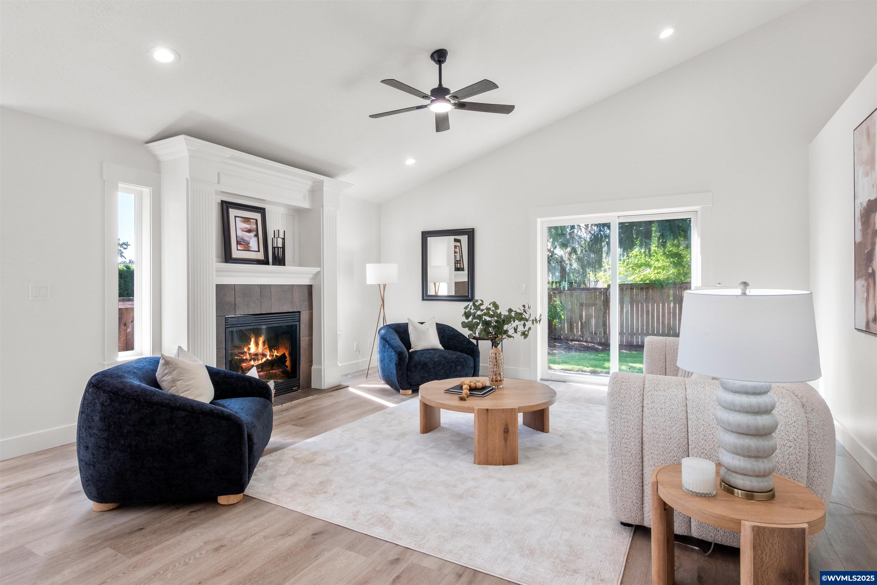 14902 Smith Rock Av