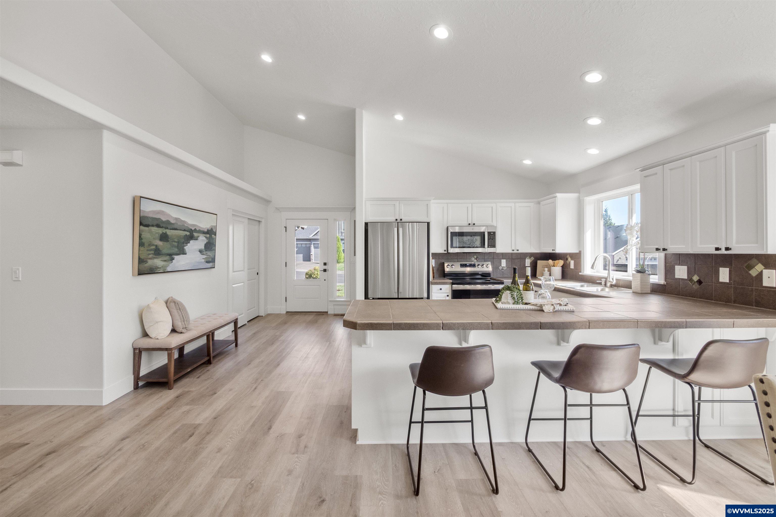 14902 Smith Rock Av