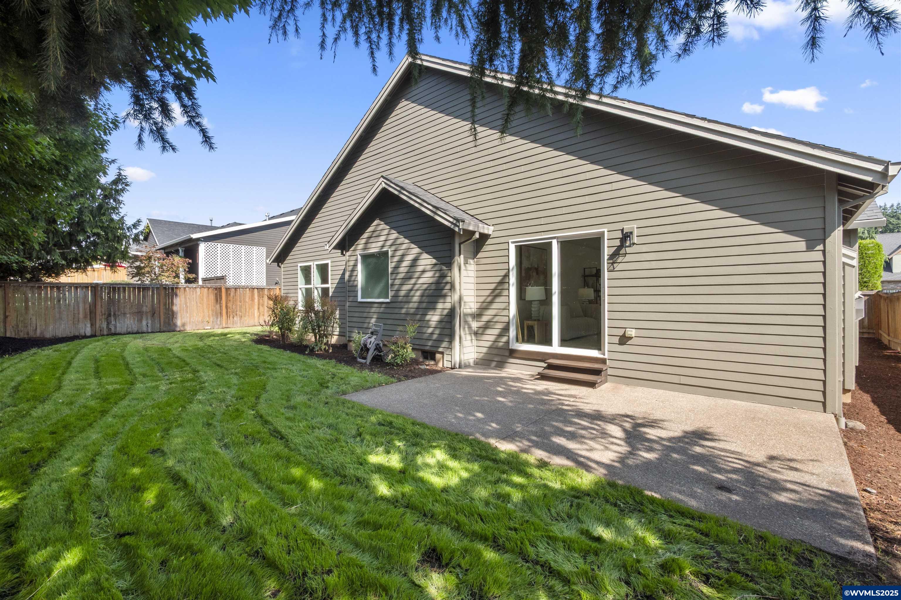 14902 Smith Rock Av