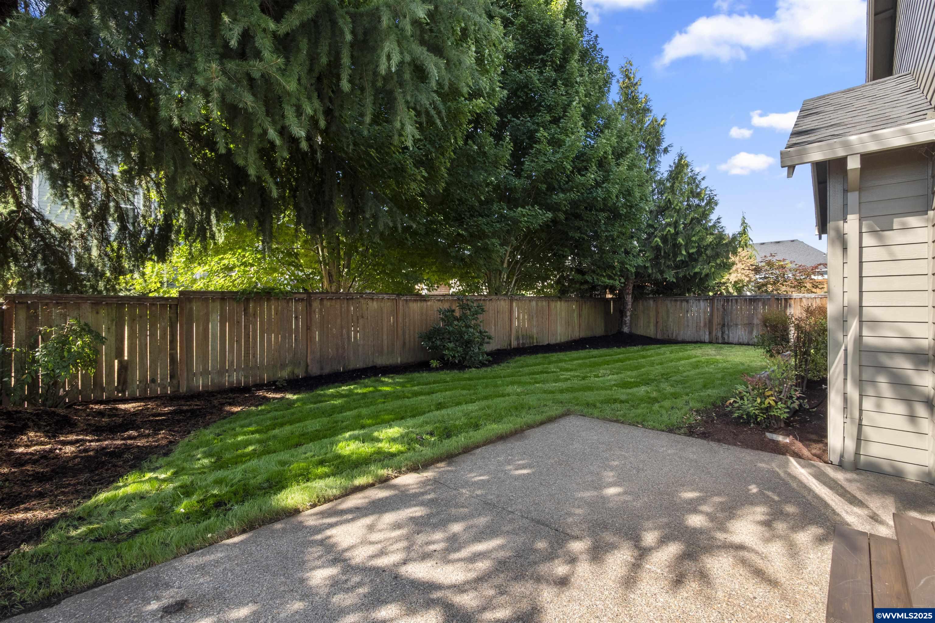 14902 Smith Rock Av