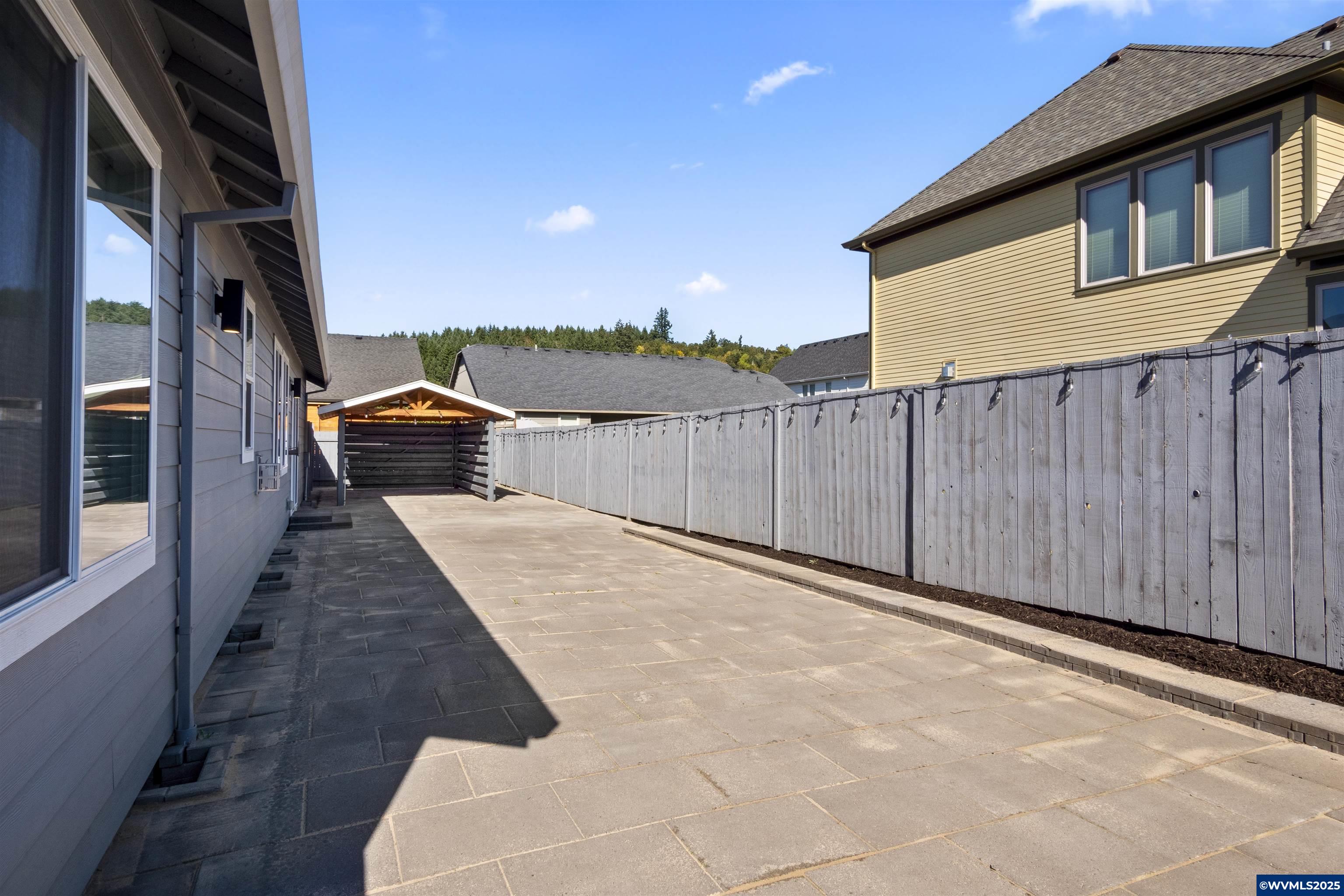 819 Riley Dr