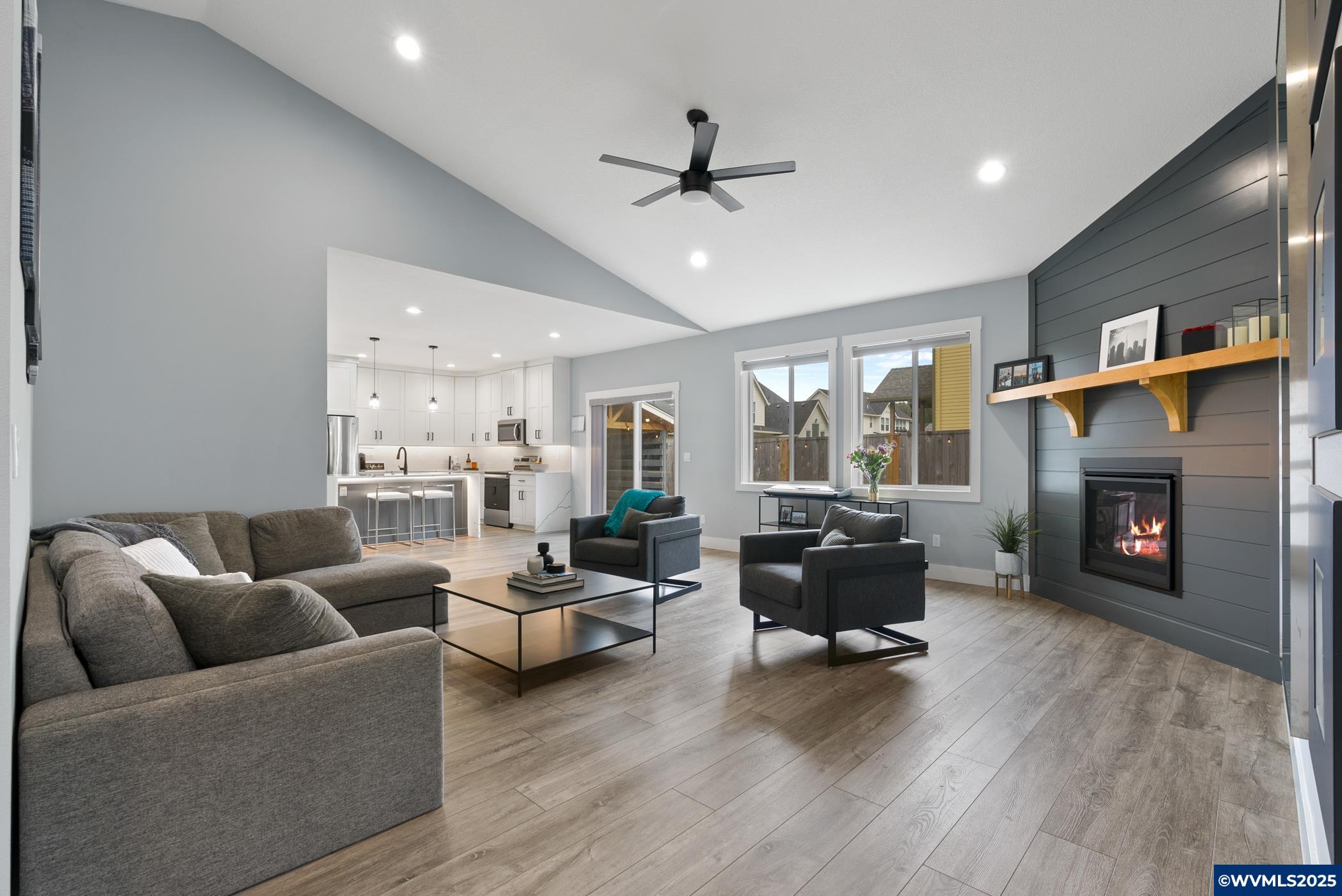 819 Riley Dr