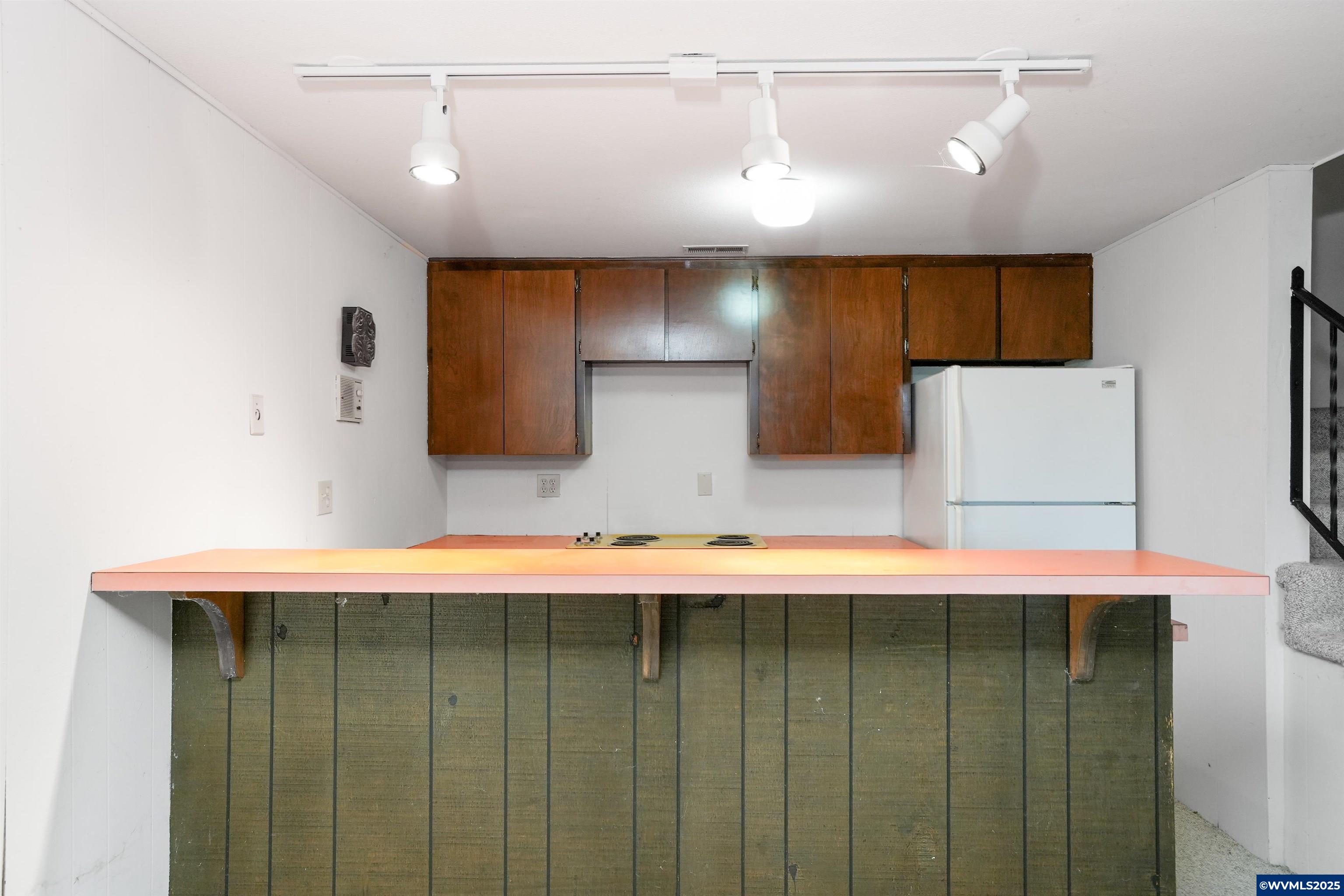 7885 NW Ridgewood Dr