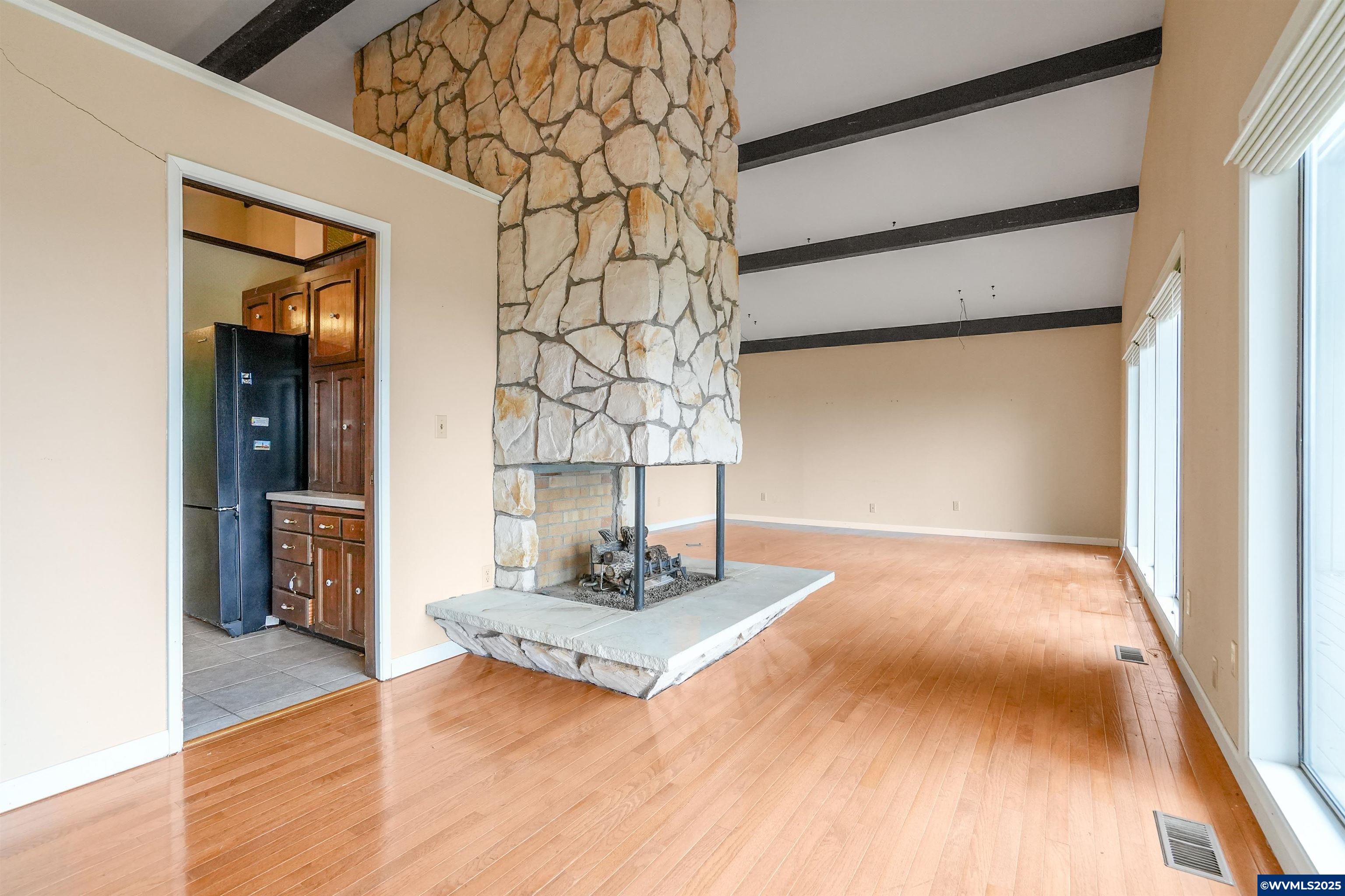 7885 NW Ridgewood Dr