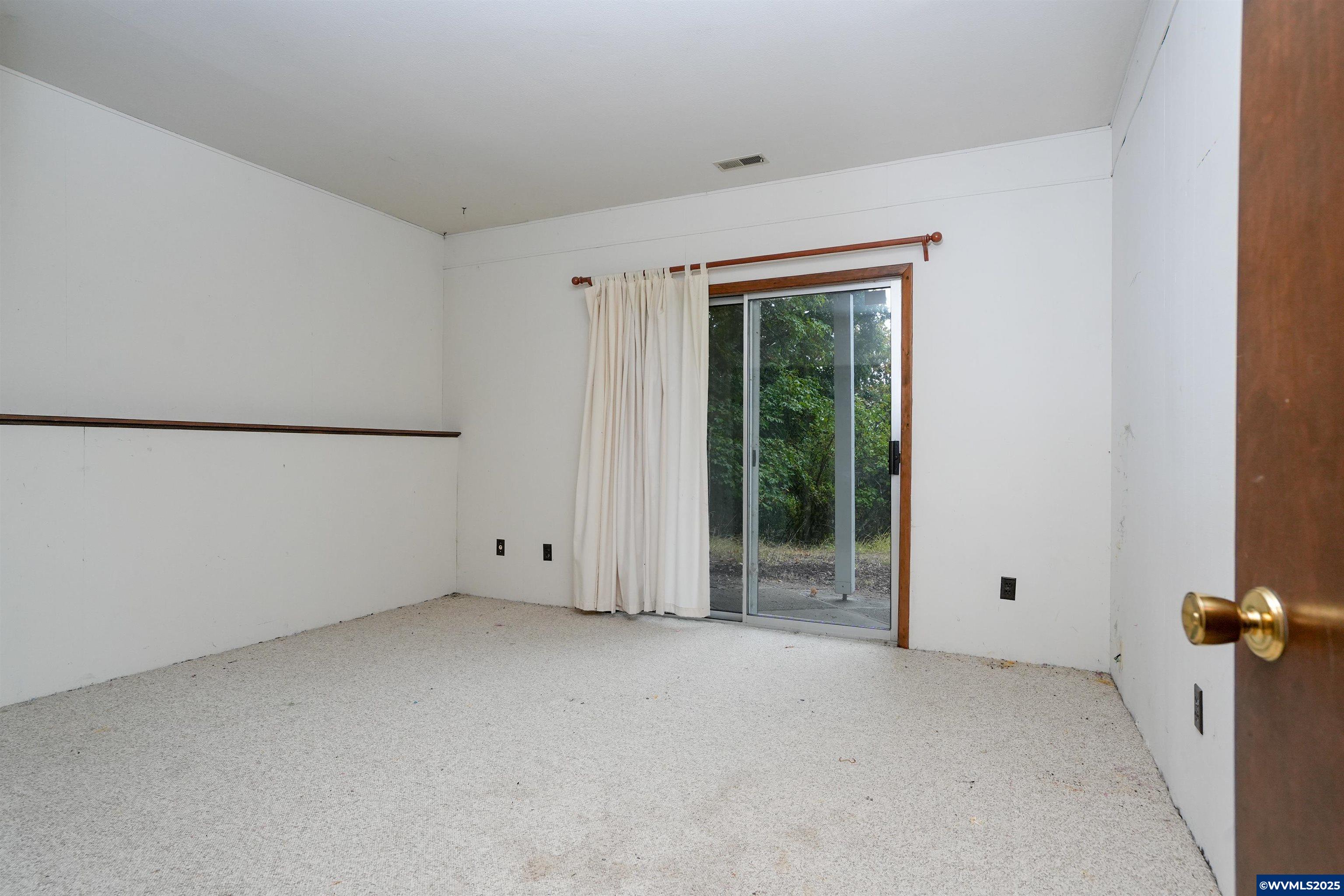 7885 NW Ridgewood Dr