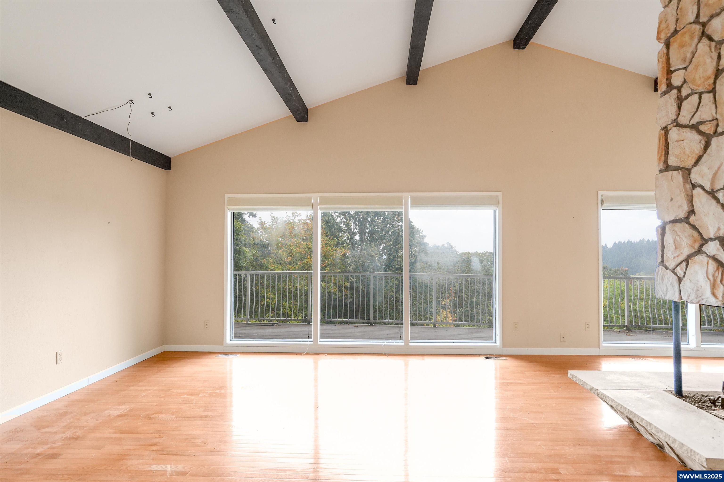 7885 NW Ridgewood Dr