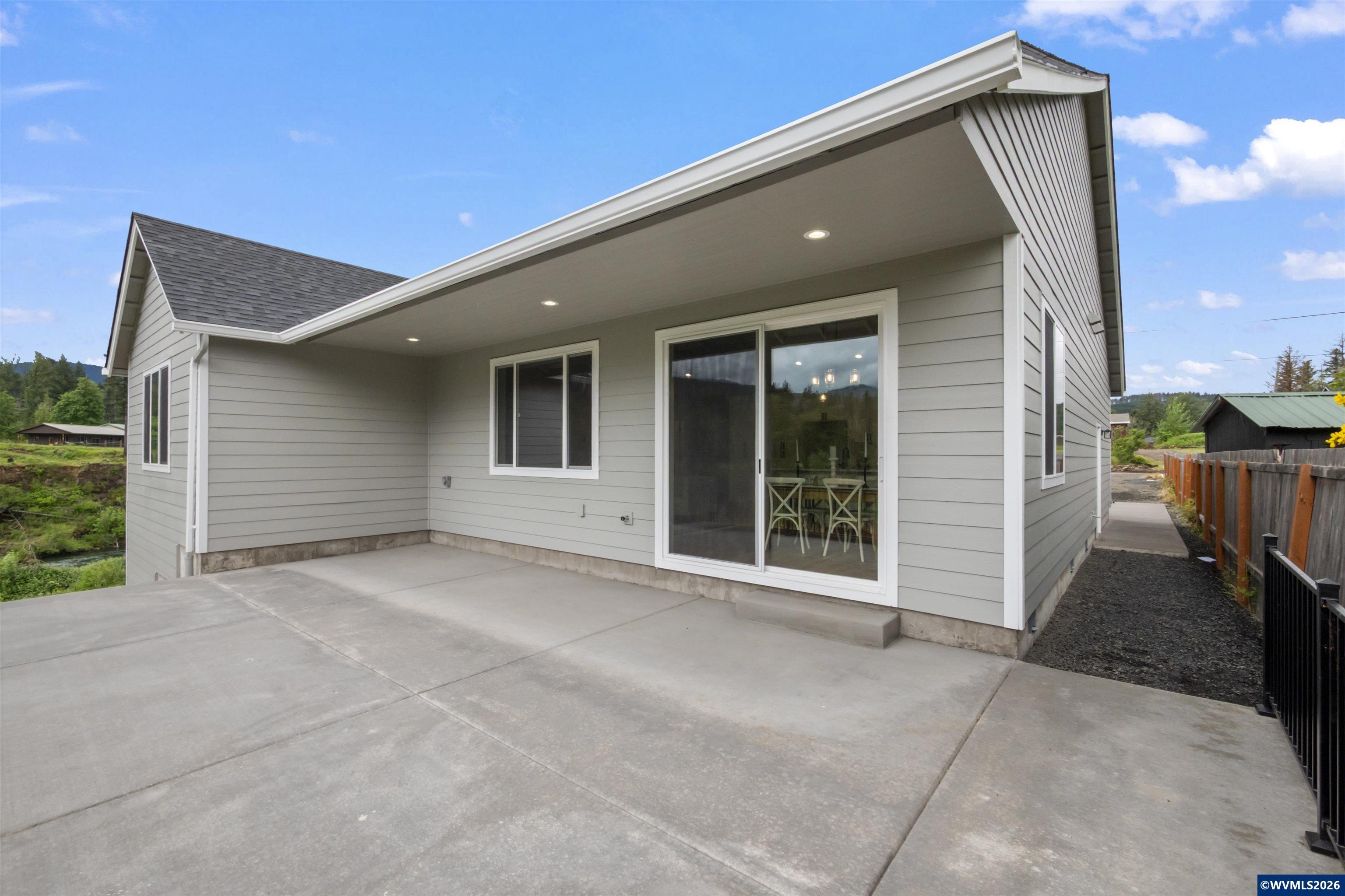 241 Dogwood Dr