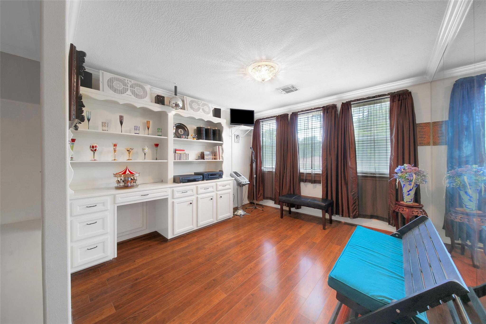659 Chateau Woods Parkway Drive