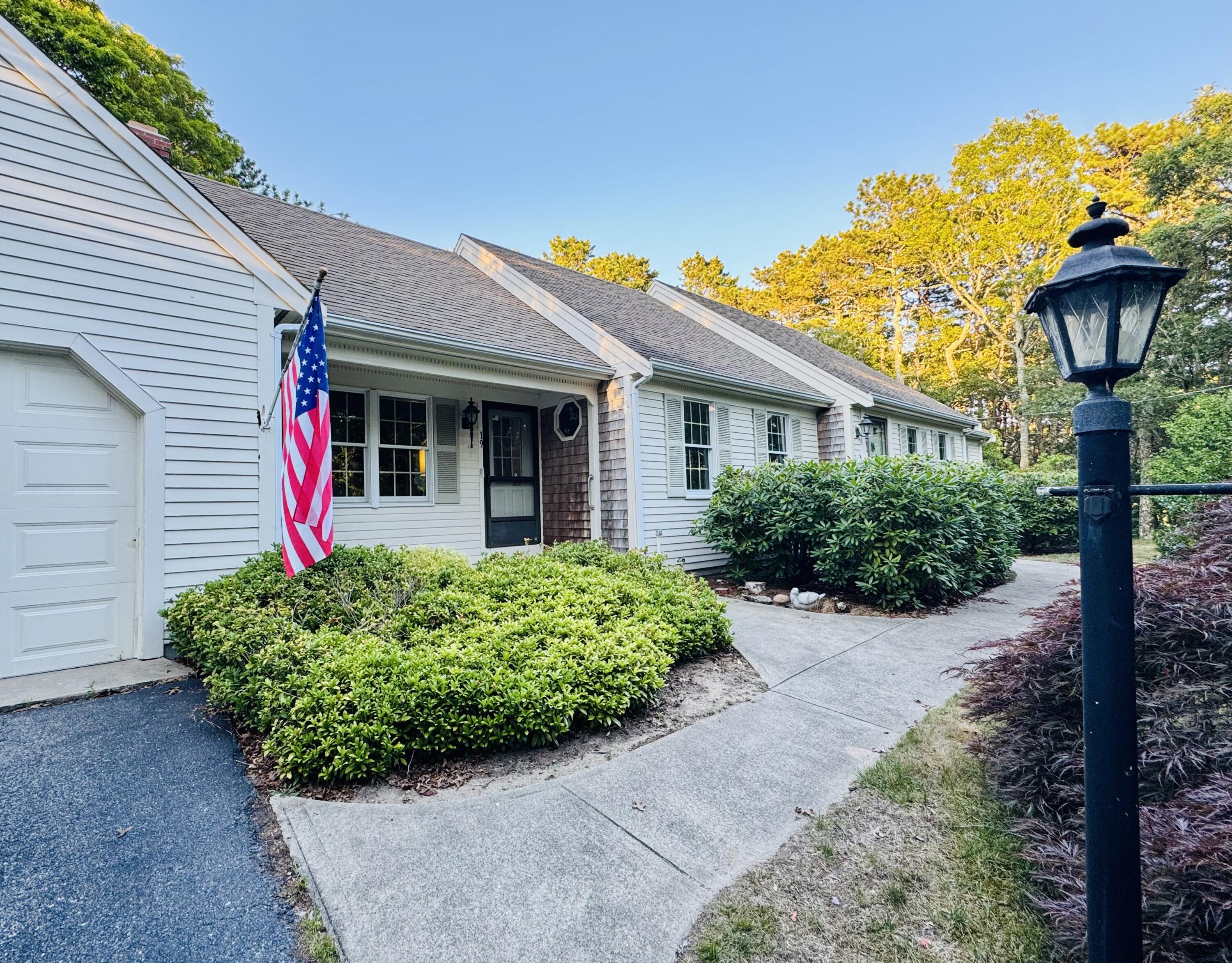 19 Fishermans Landing Road