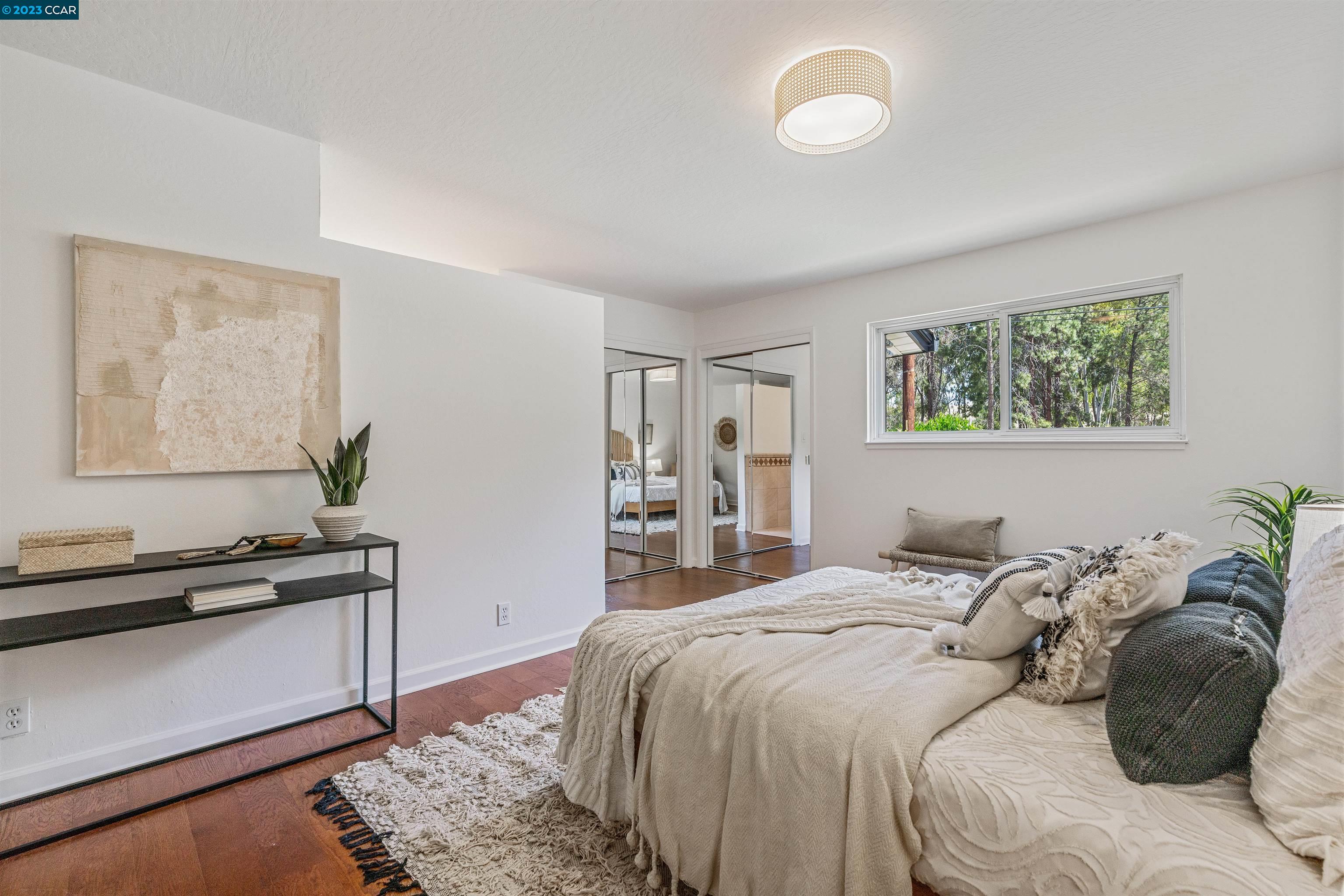 4483 Crestwood Cir