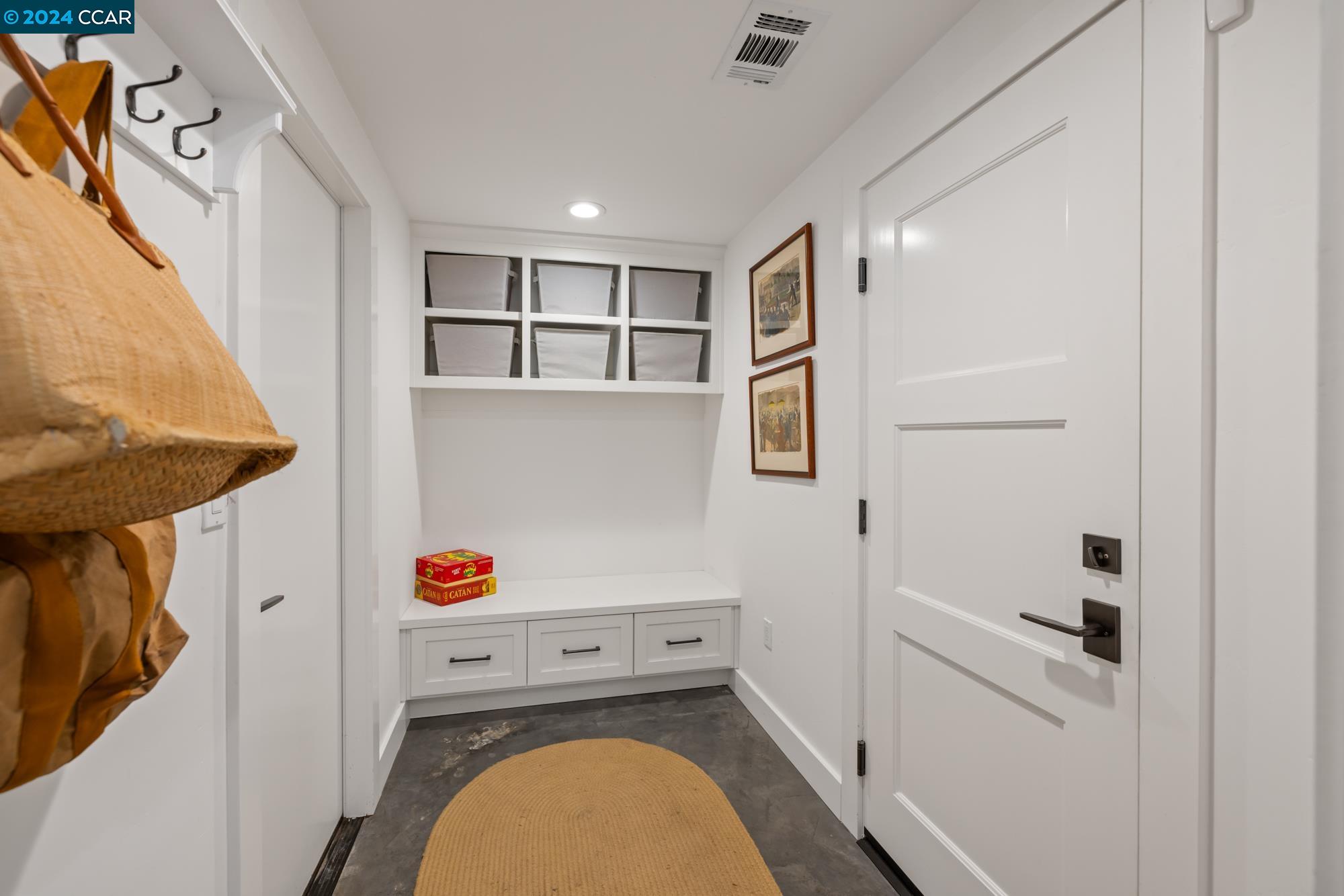1018 Dyer Dr