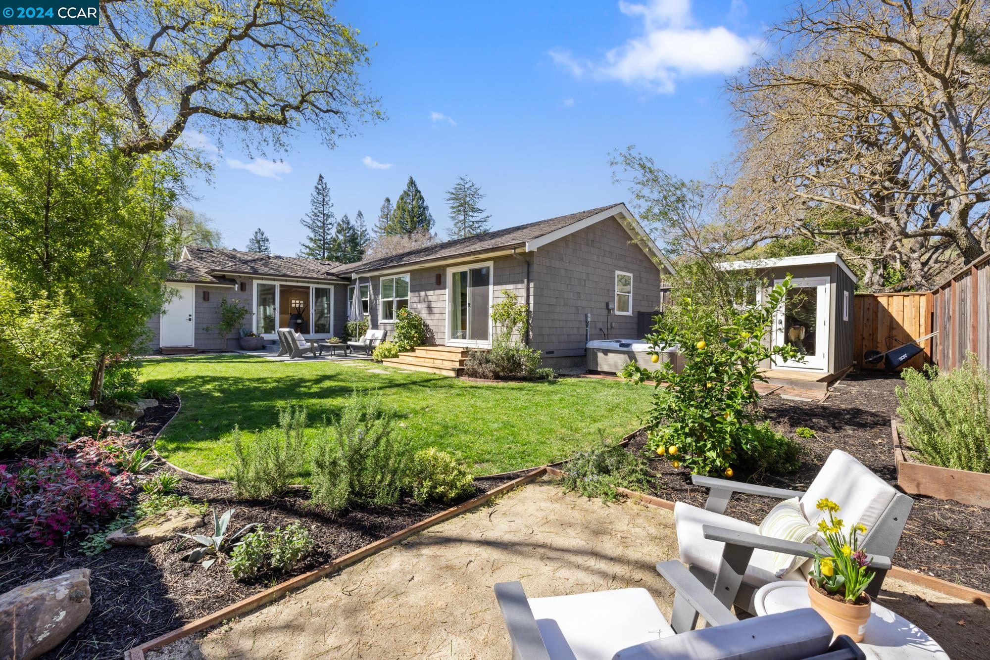 1018 Dyer Dr