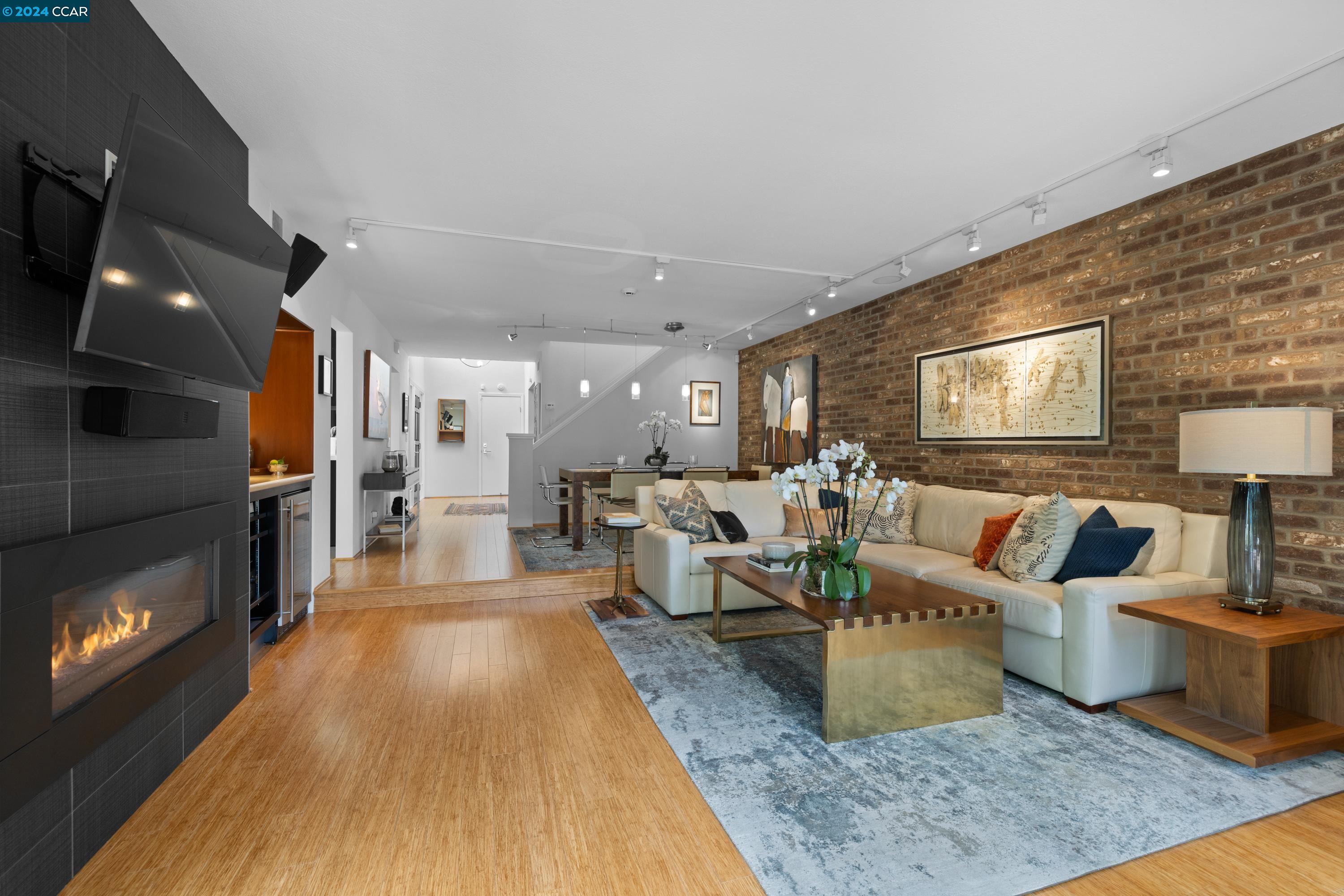 1821 Stratton Circle