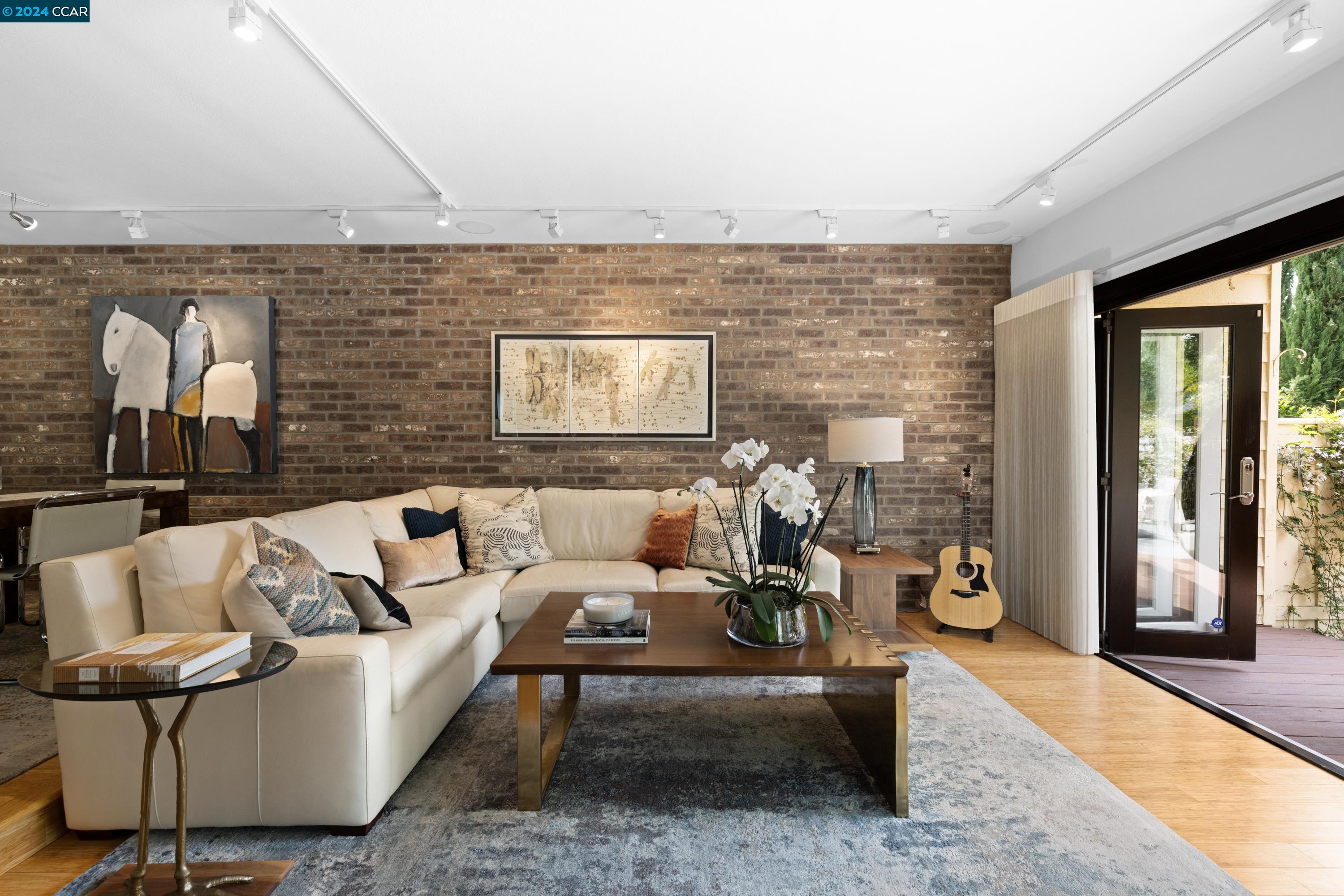 1821 Stratton Circle