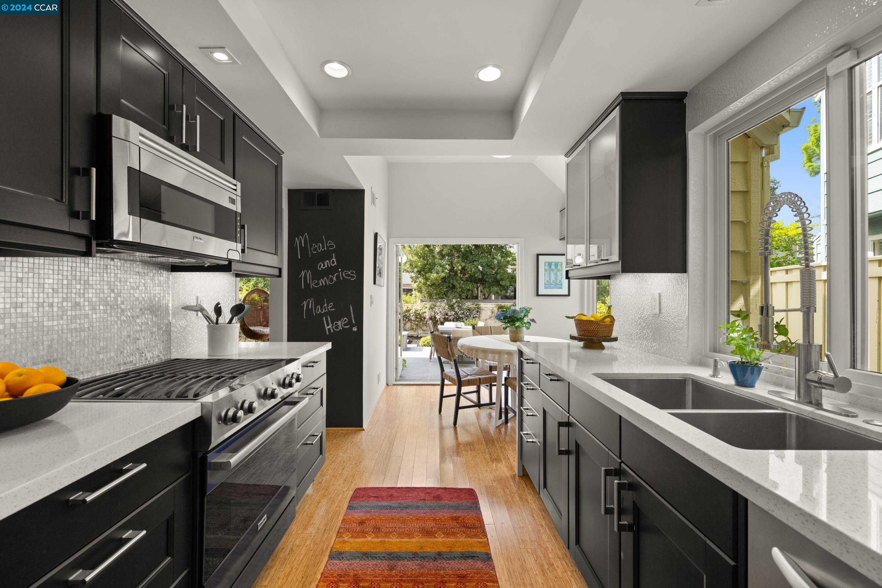 1821 Stratton Circle