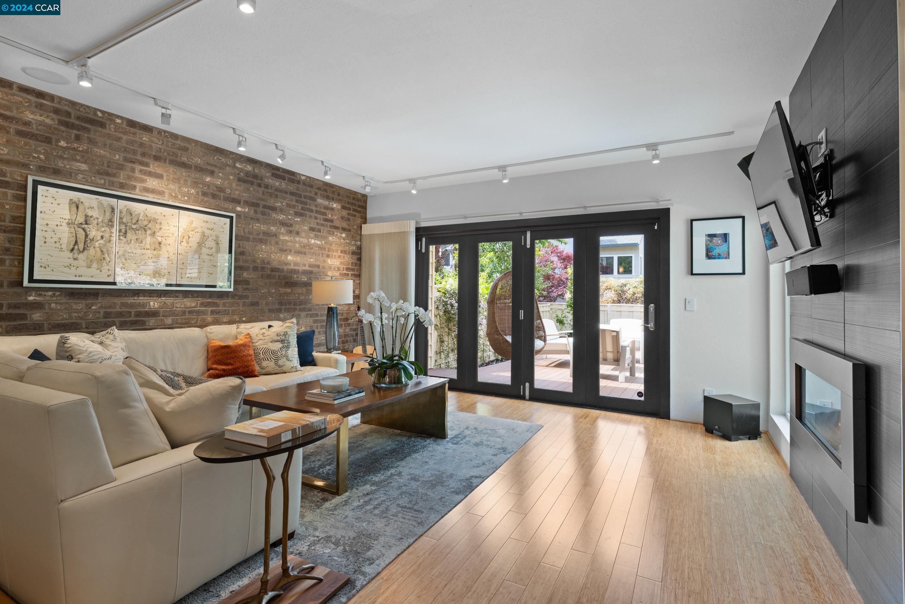 1821 Stratton Circle