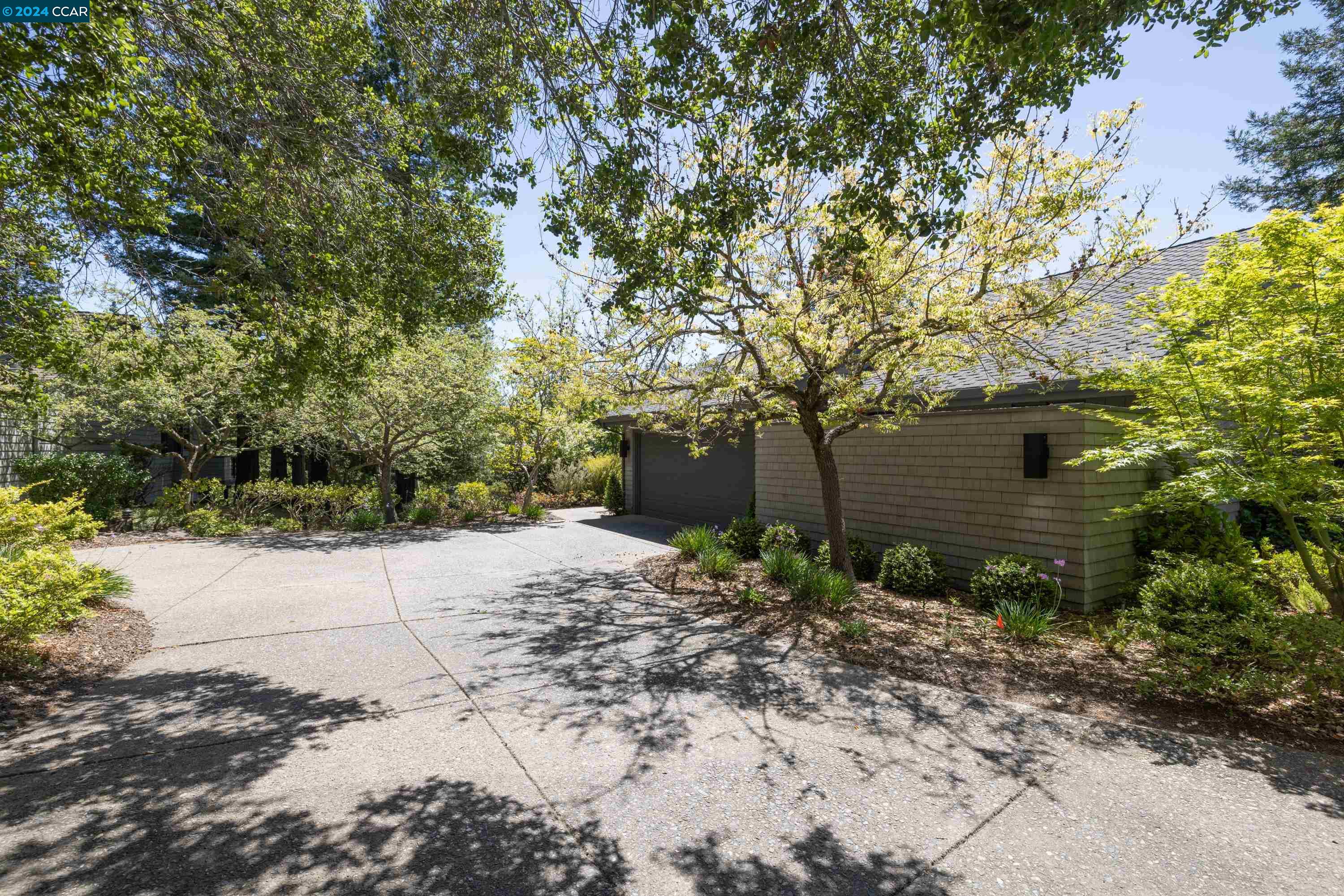 432 Ridge Gate Rd