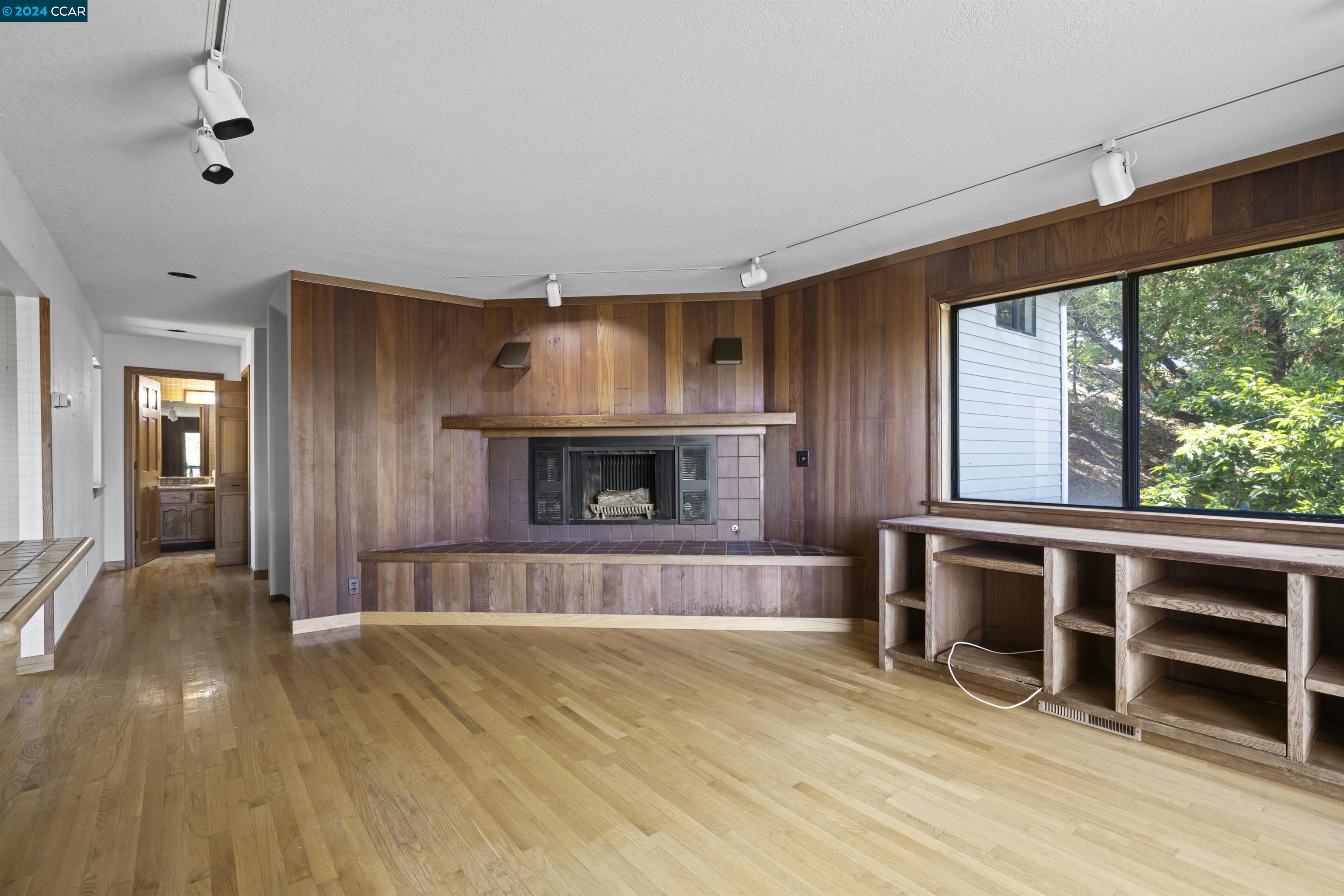 80 Tappan Lane