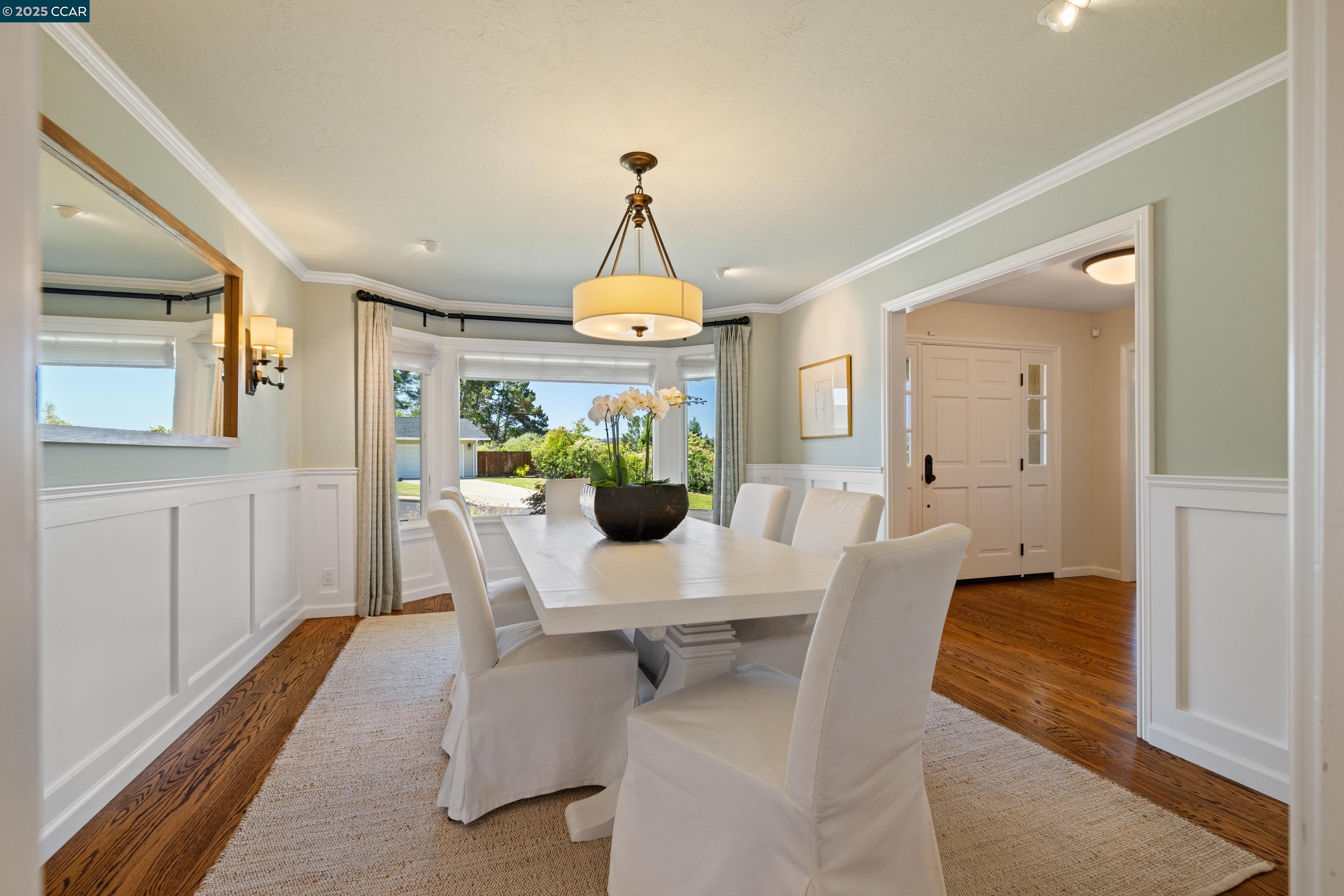 1103 Country Club Dr