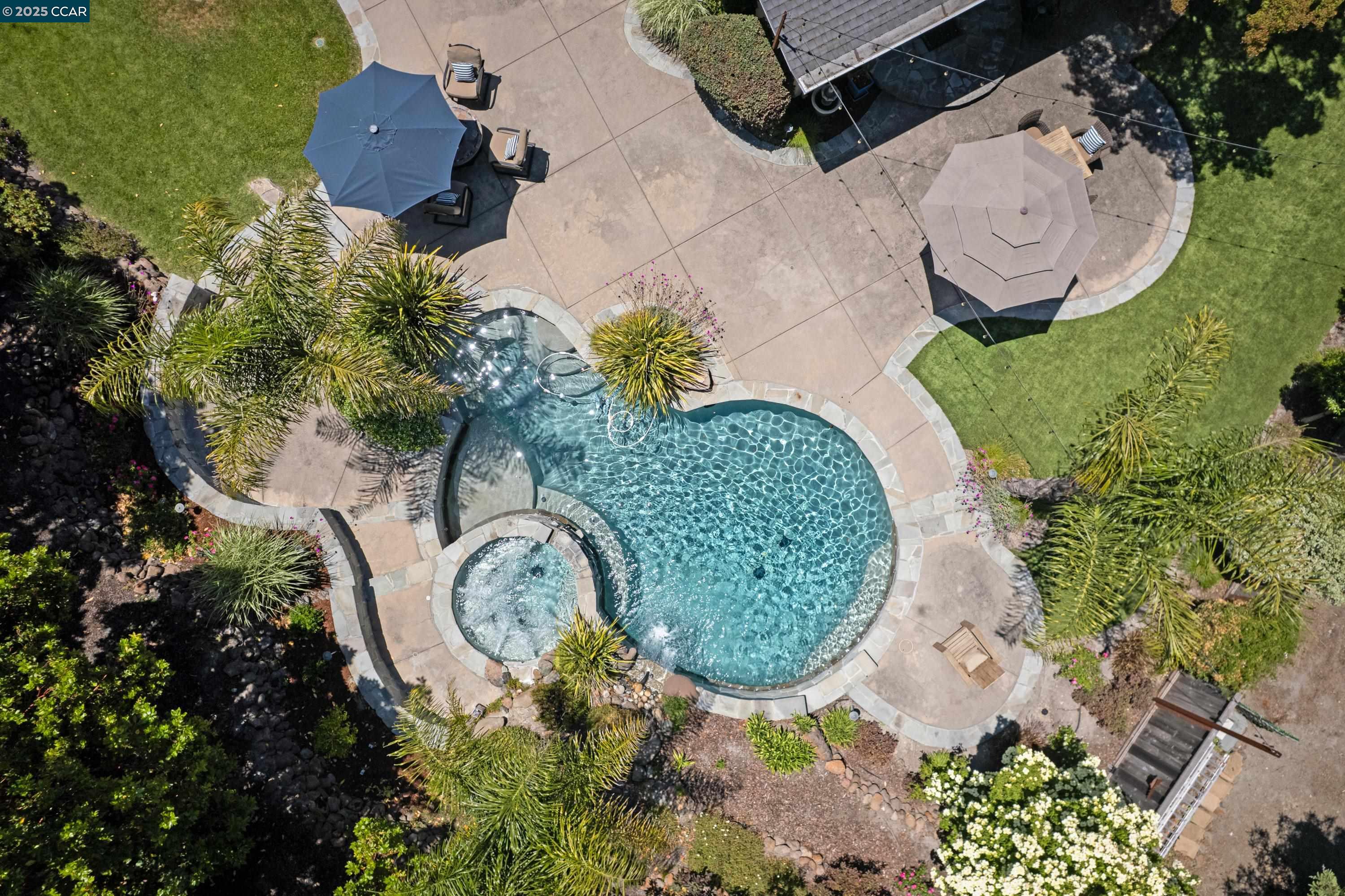 1103 Country Club Dr
