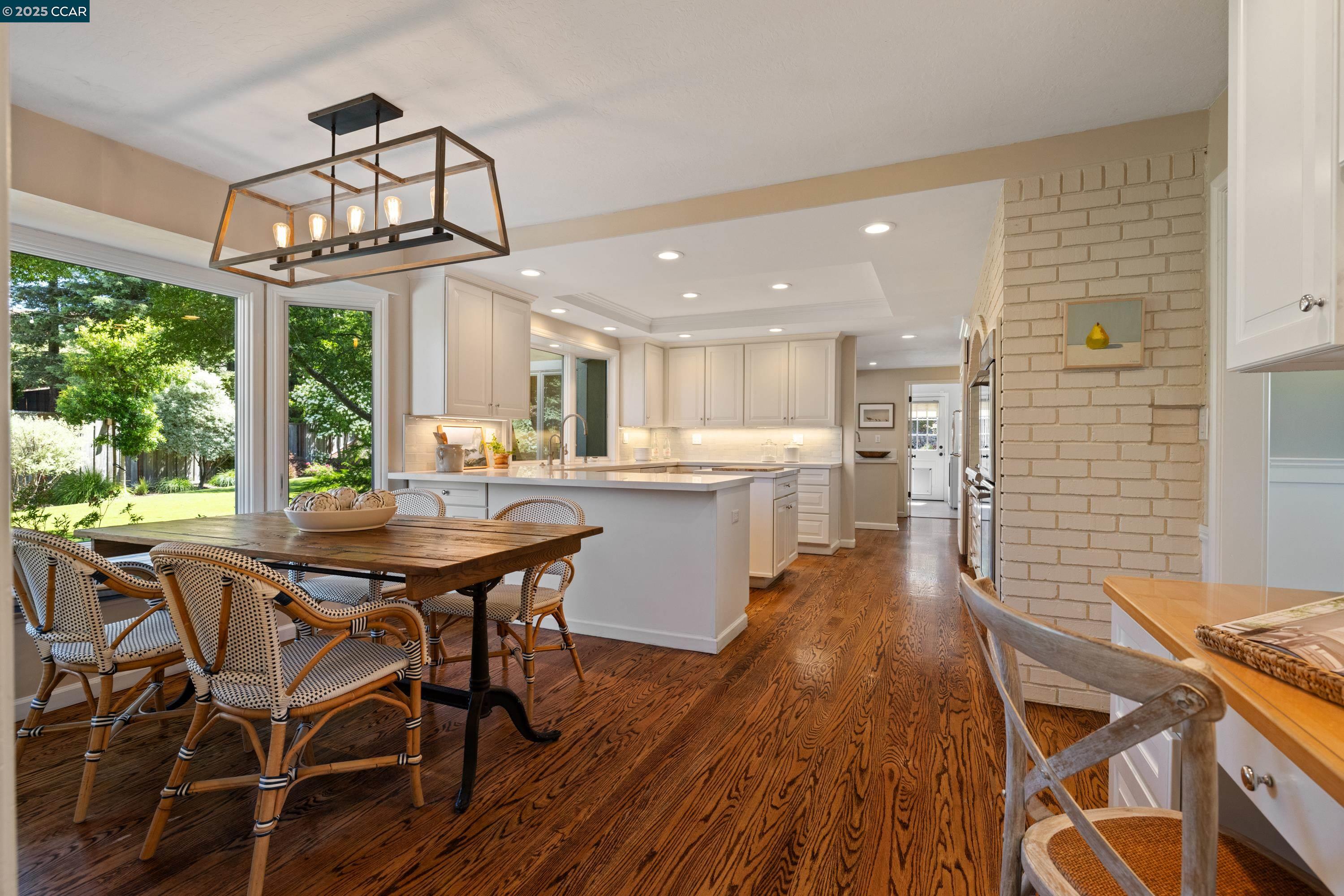 1103 Country Club Dr