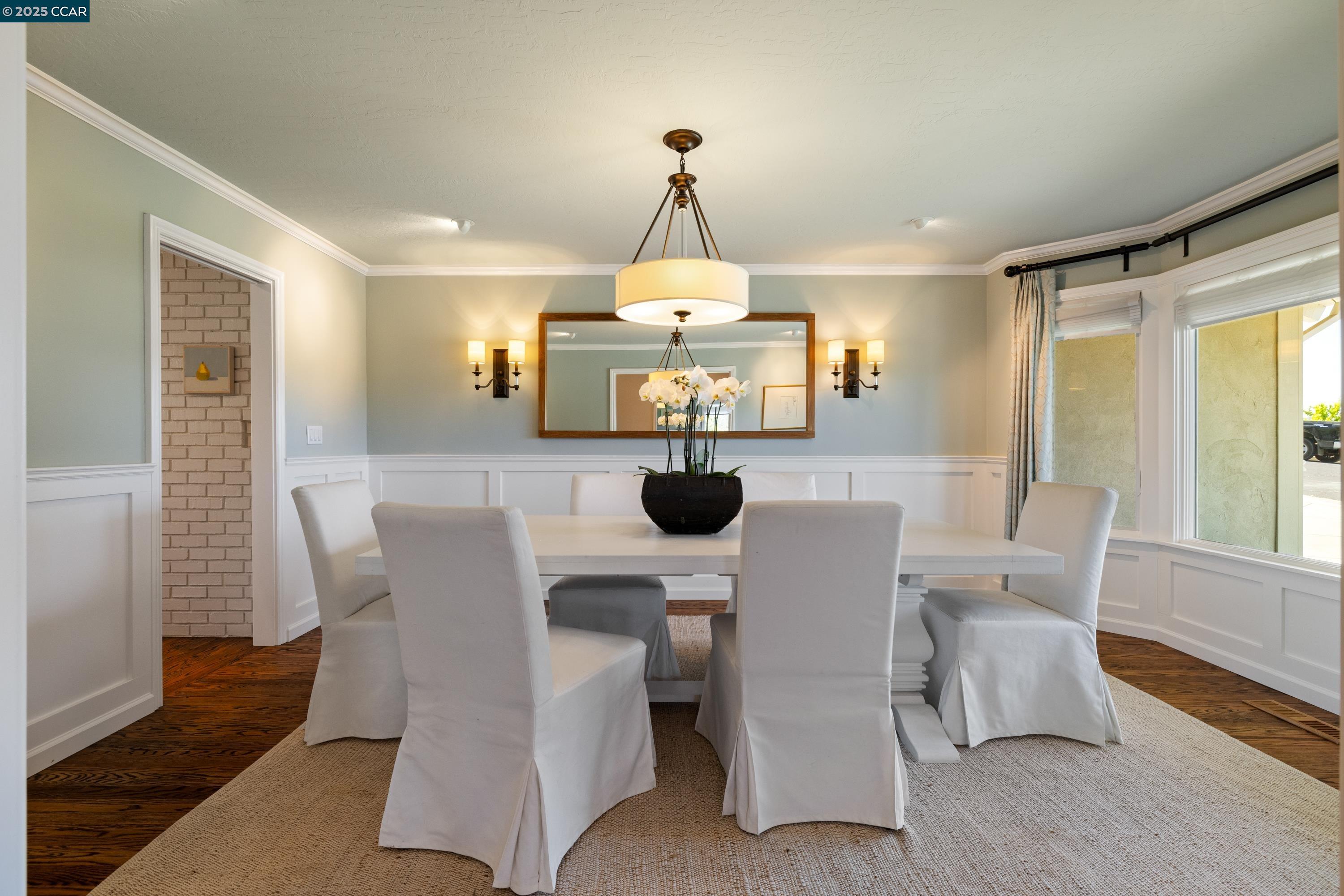 1103 Country Club Dr