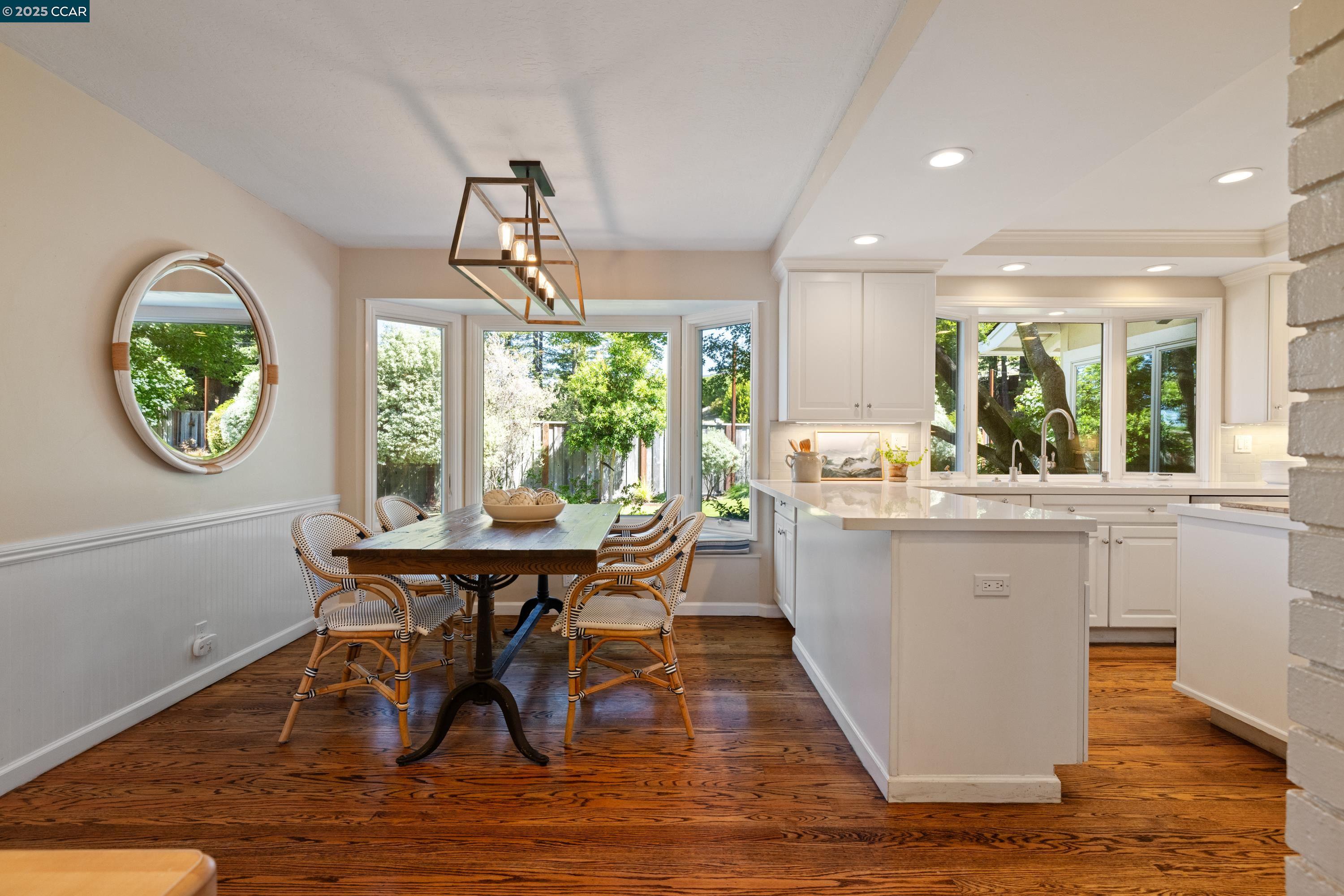 1103 Country Club Dr