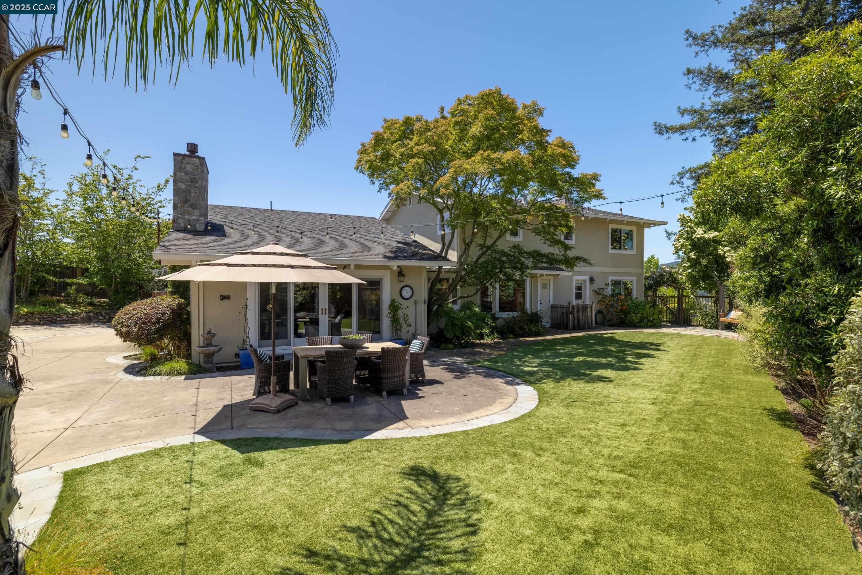 1103 Country Club Dr