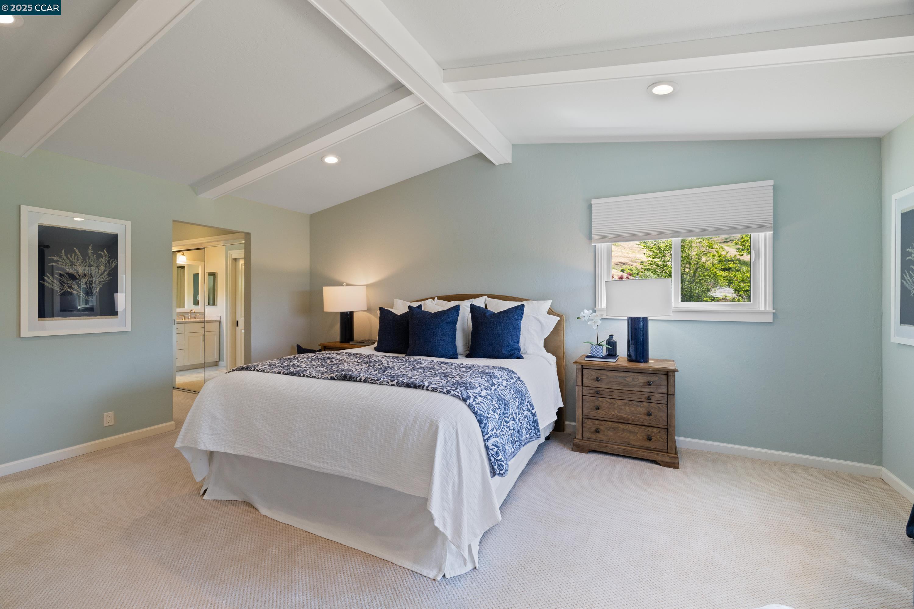 1103 Country Club Dr