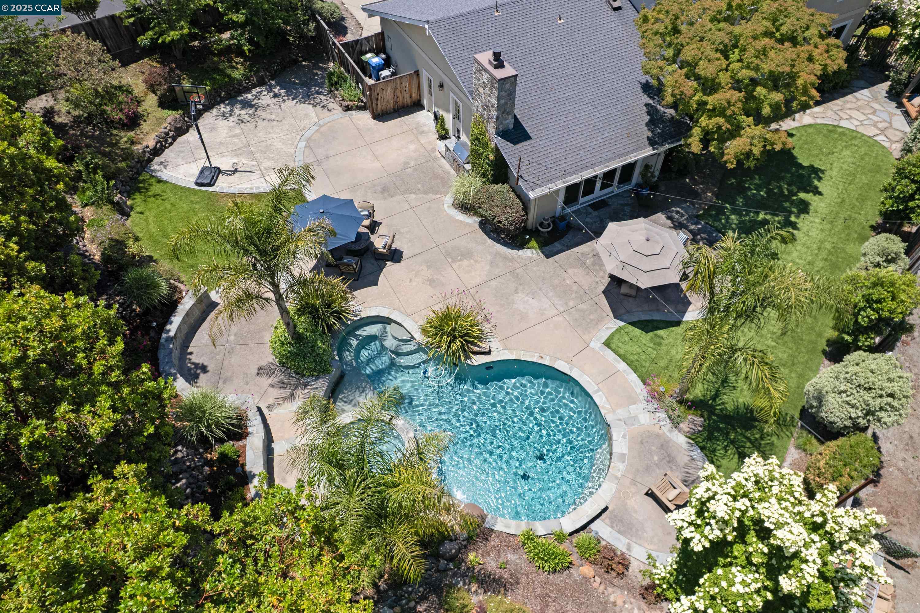 1103 Country Club Dr