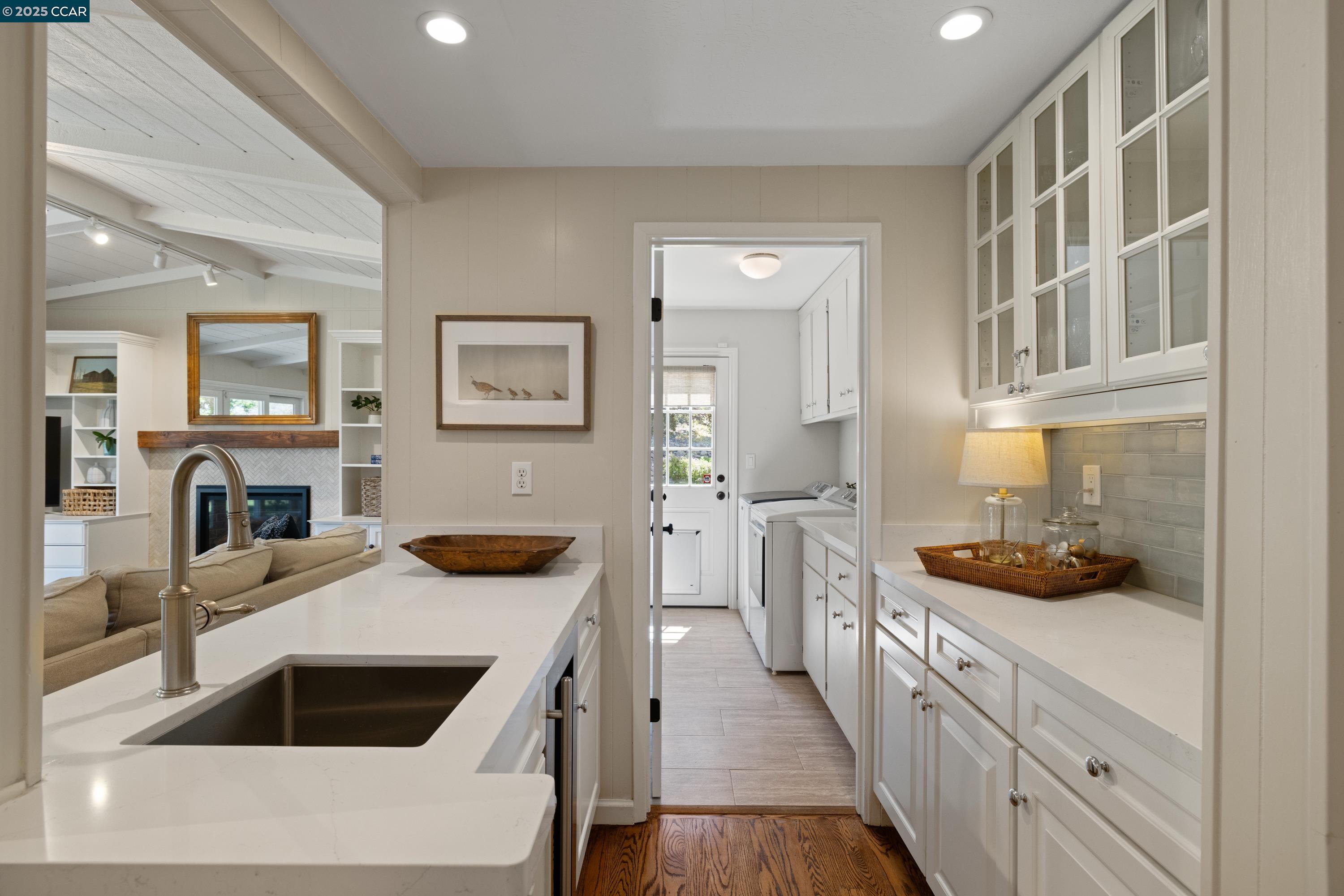 1103 Country Club Dr