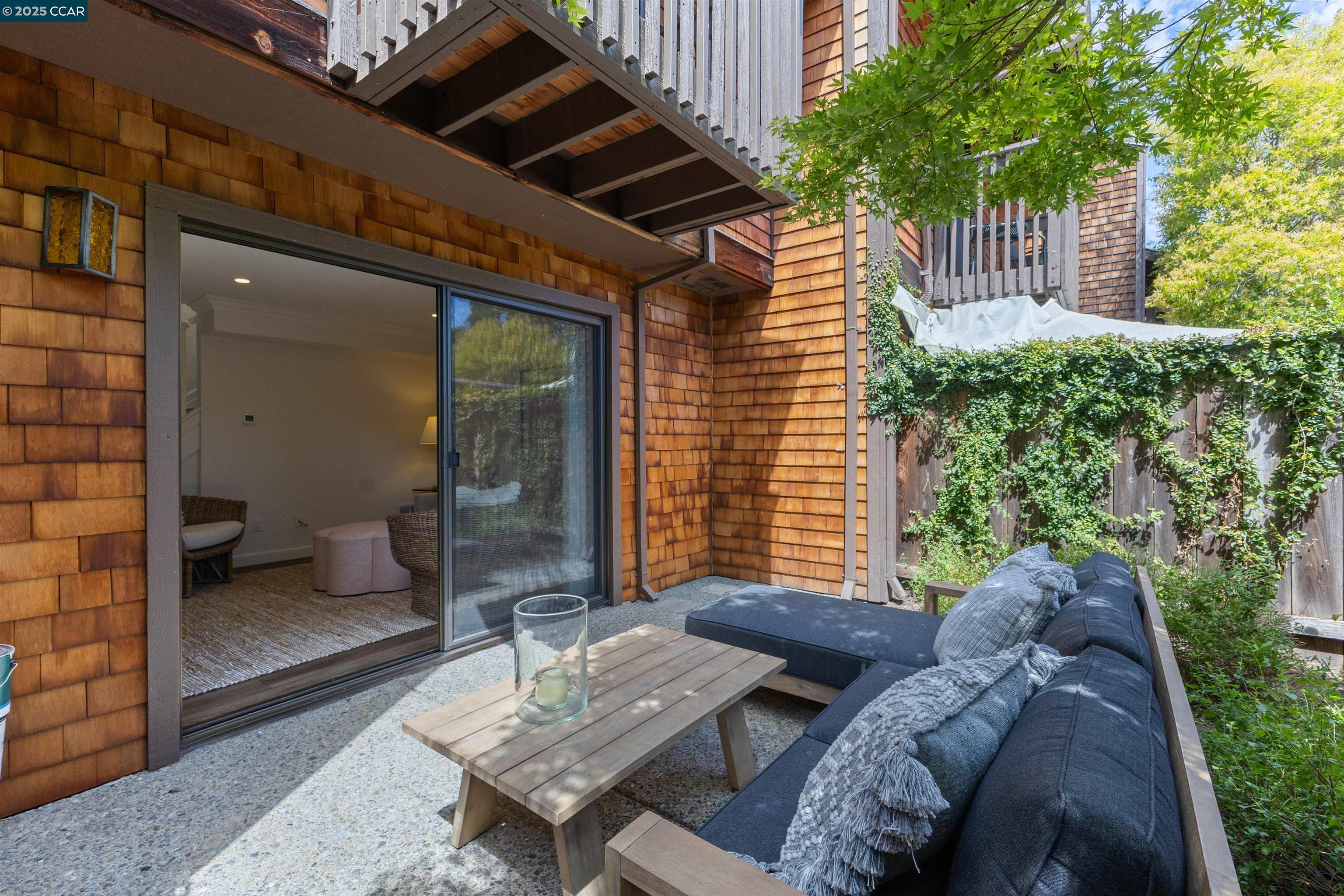 7 Songbird Ct