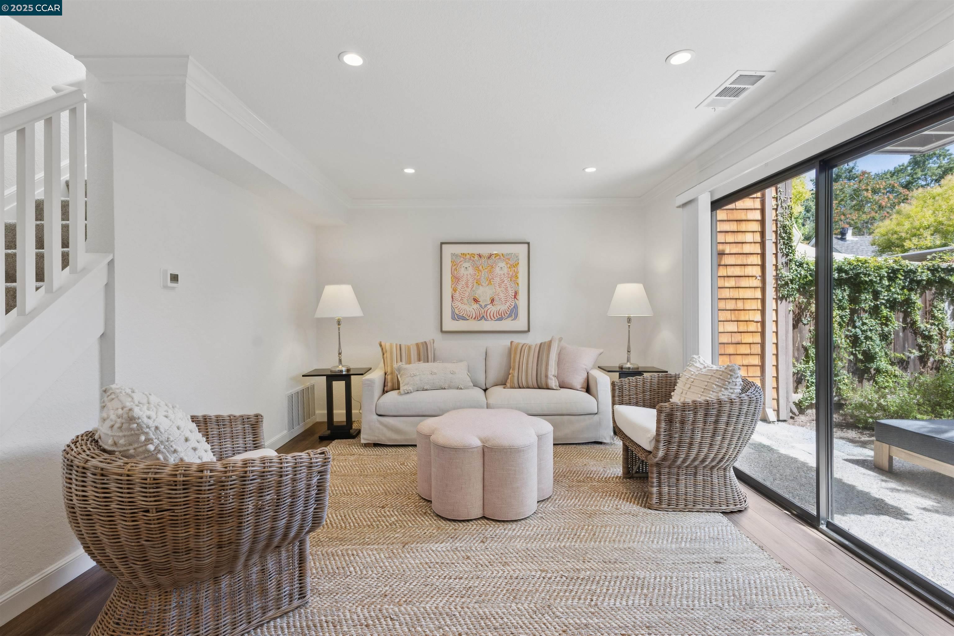 7 Songbird Ct