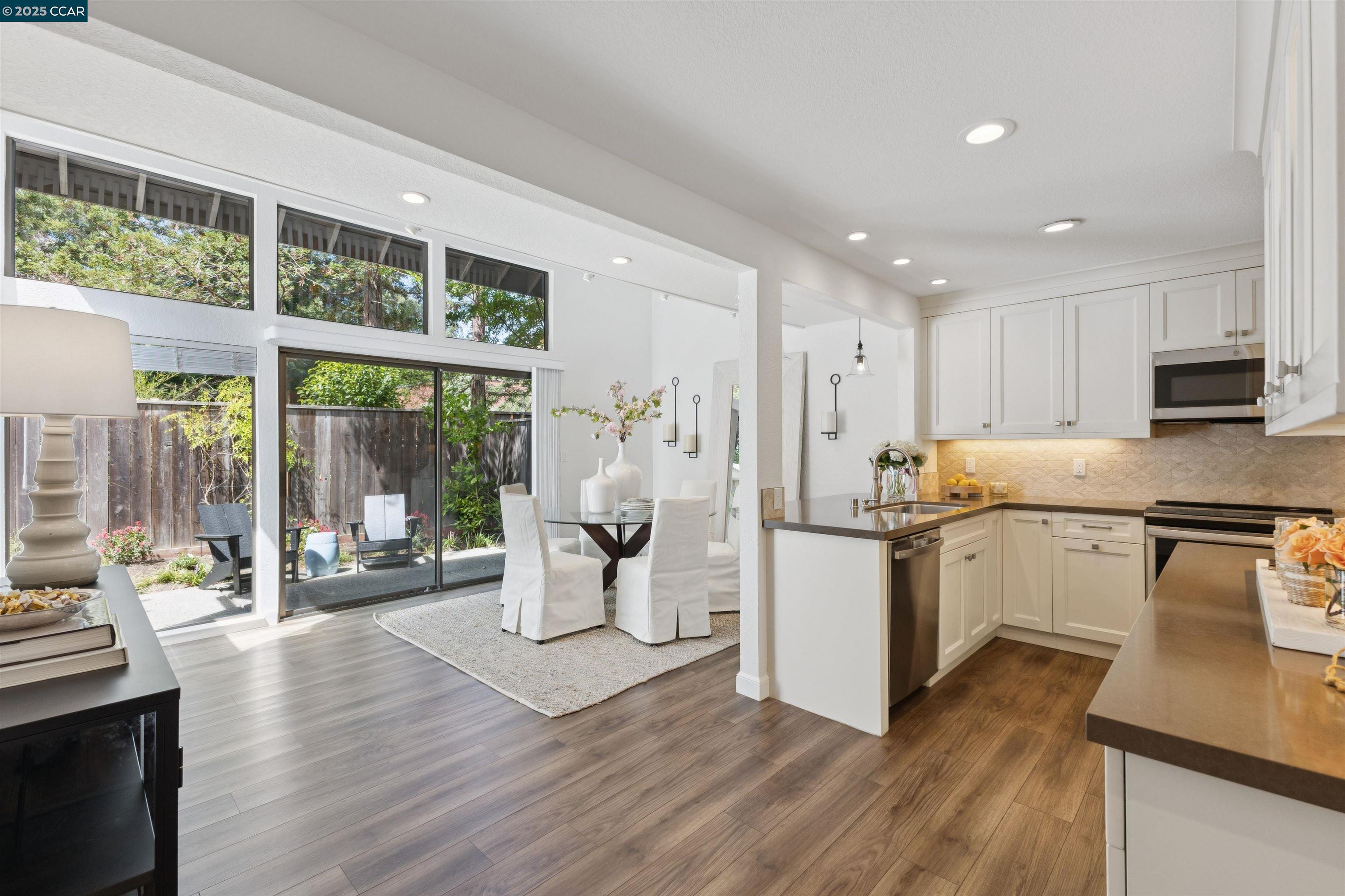 7 Songbird Ct