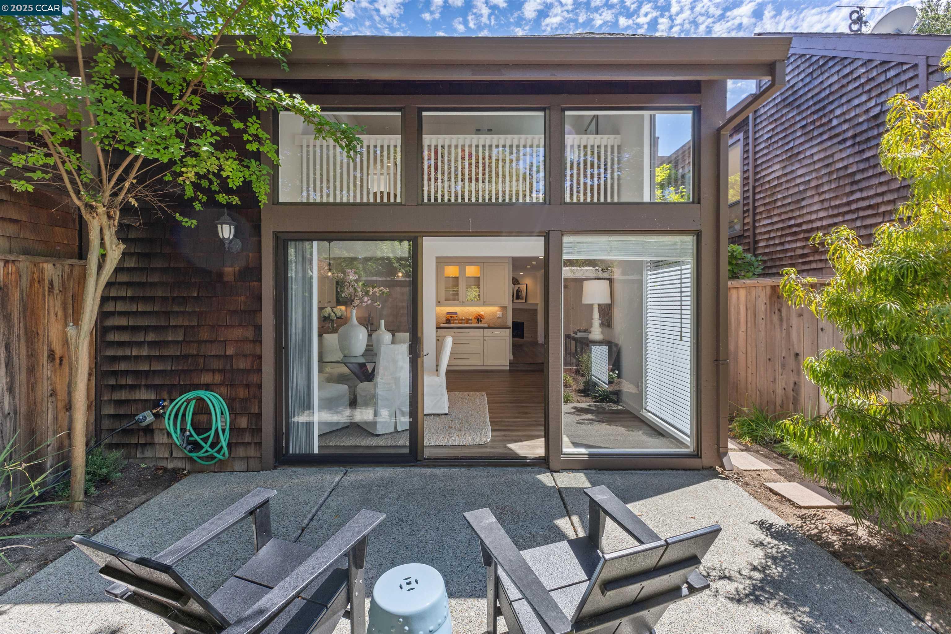 7 Songbird Ct