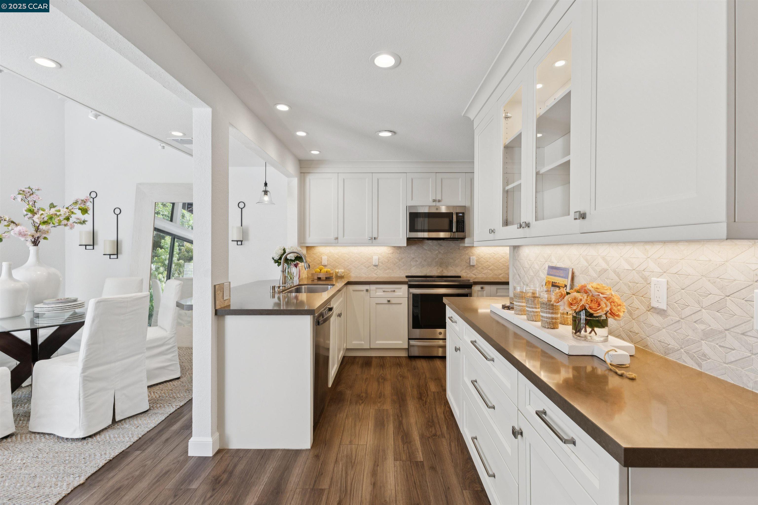 7 Songbird Ct