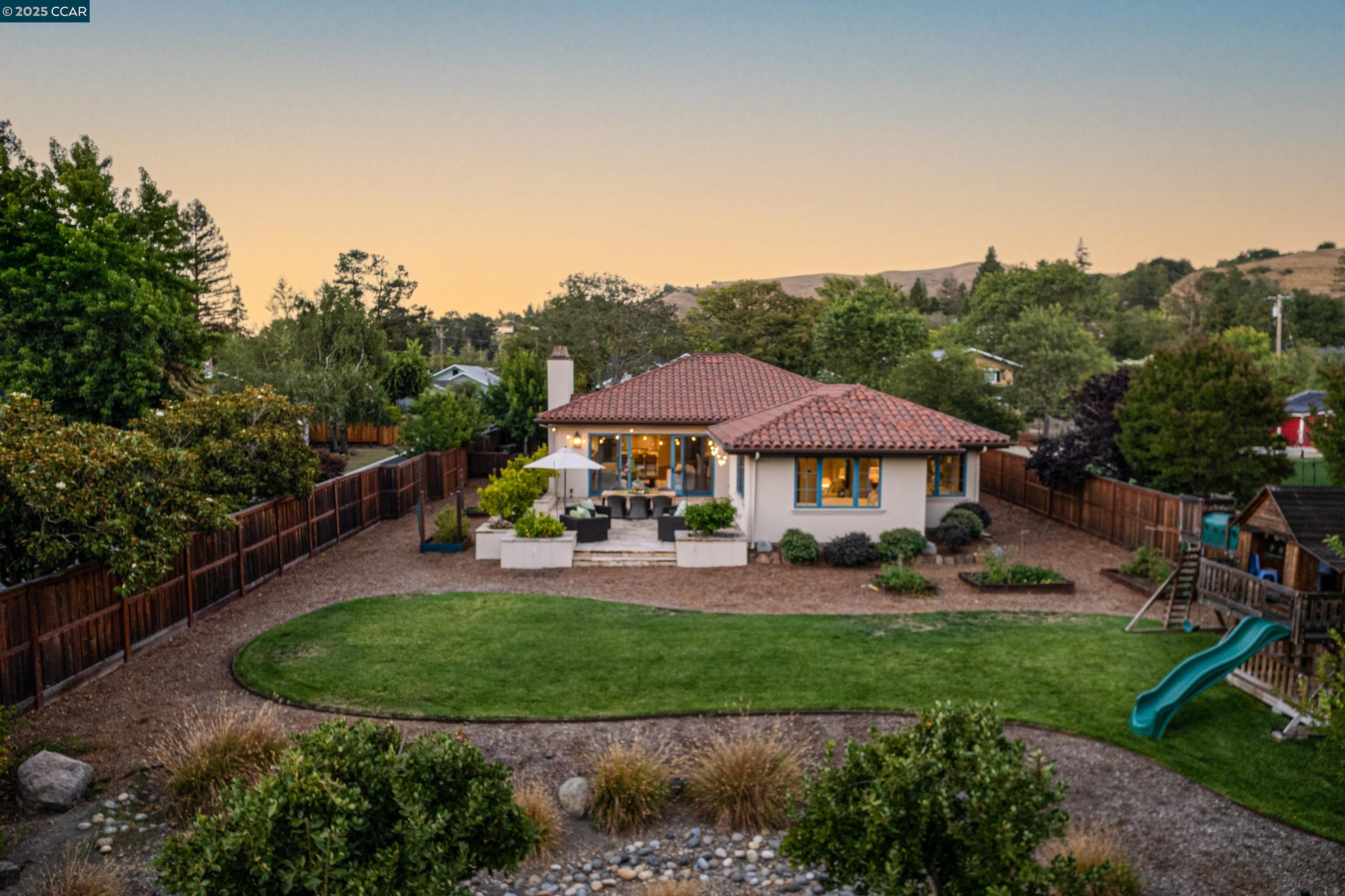 3 Barnes Ct
