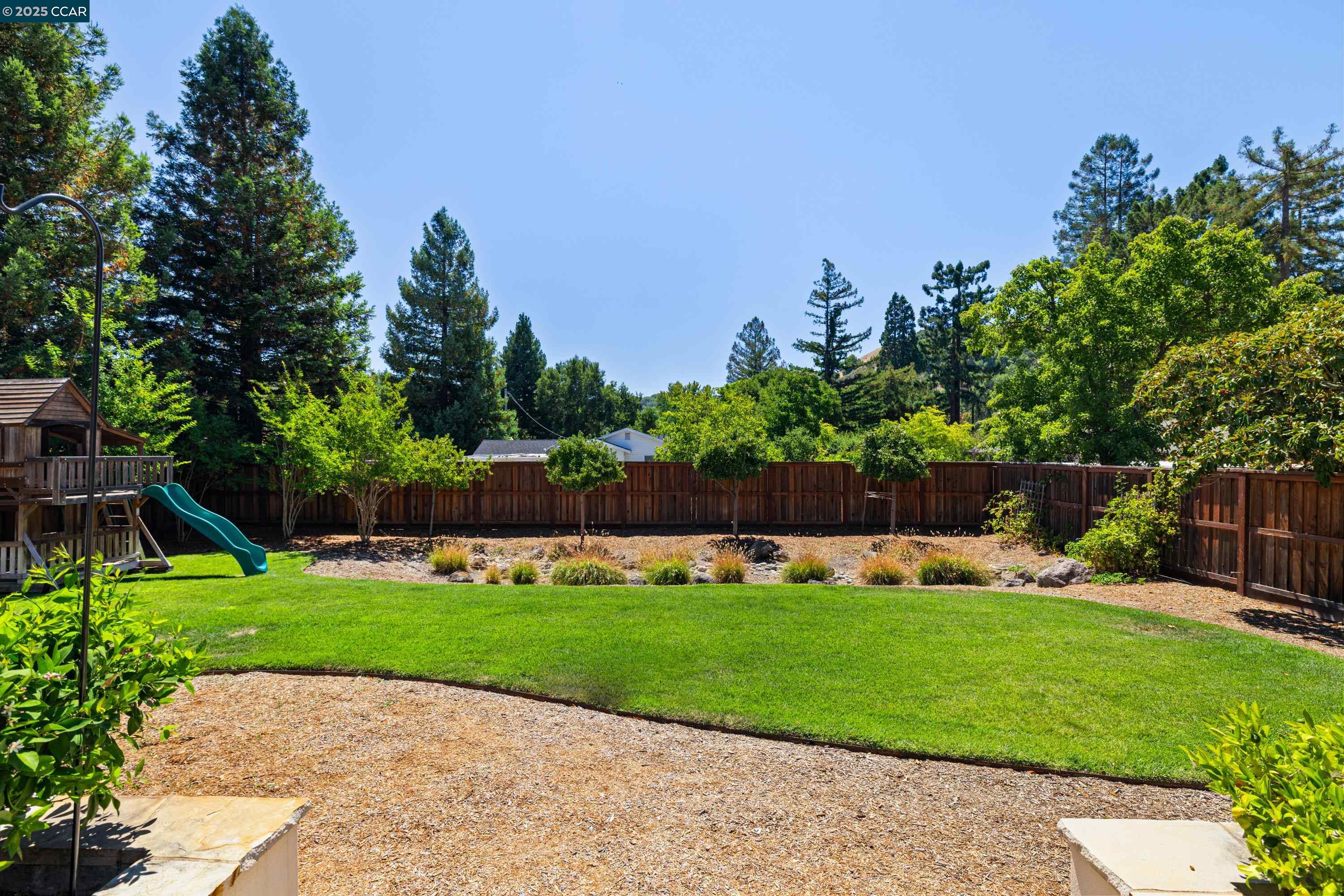3 Barnes Ct